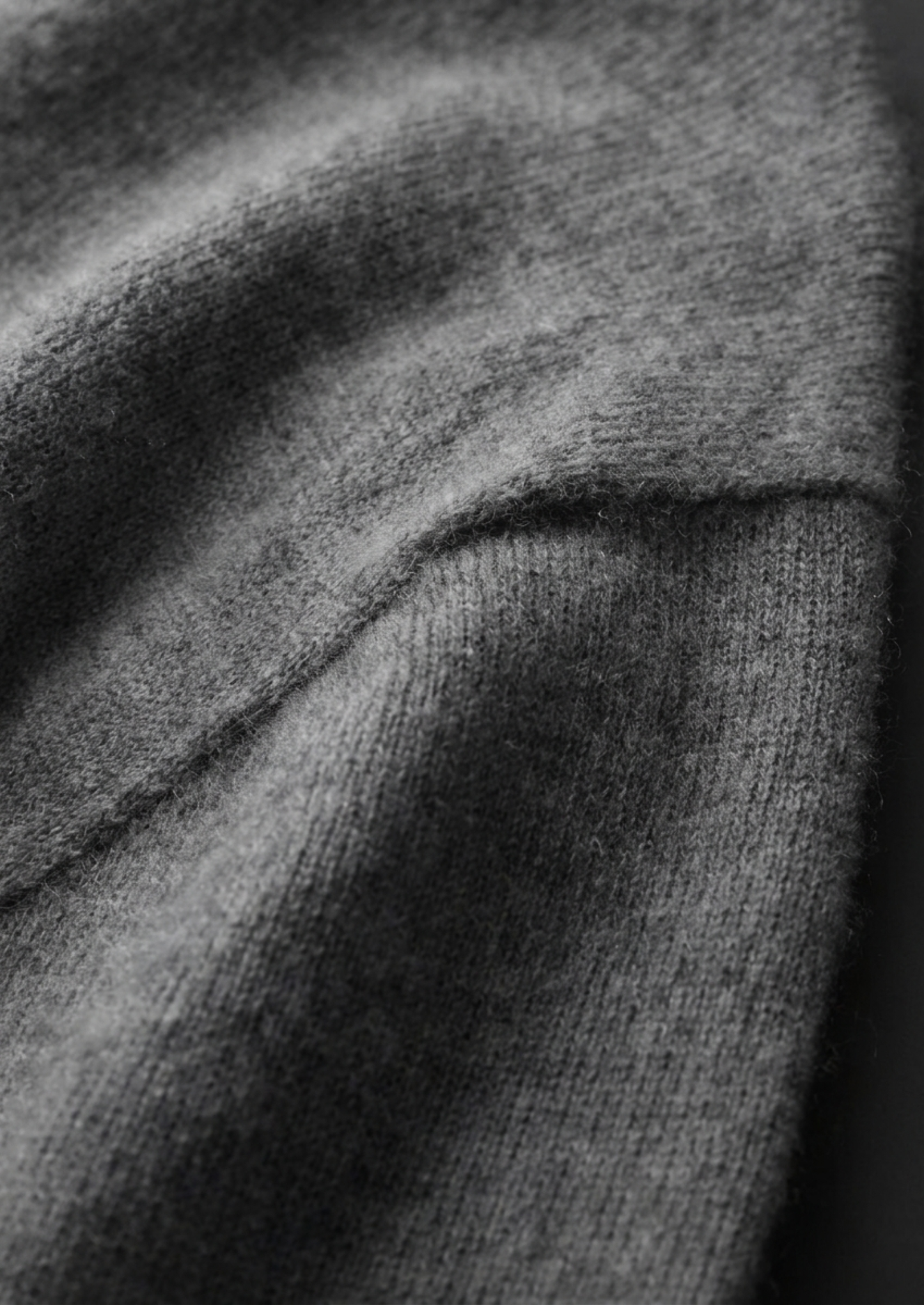 Premium Cashmere Classic Crewneck T-Shirt - Dark Gray | Solmar