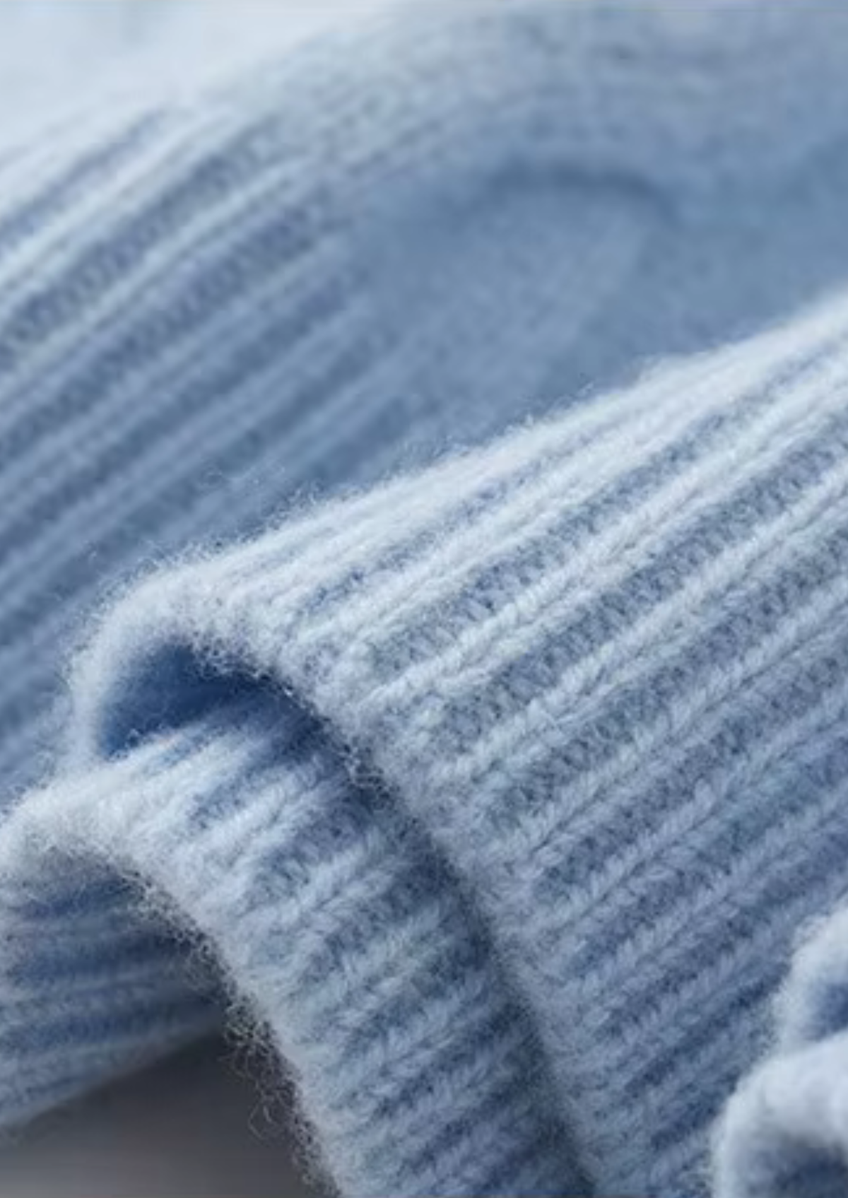Pure Extra-Fine Merino Wool Wintertime Cable Crewneck | Solmar