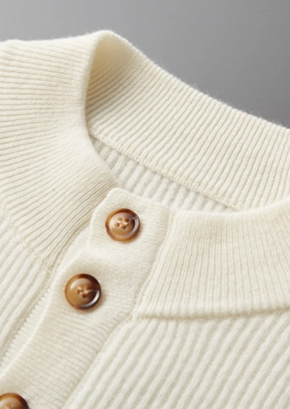 Premium Cashmere Classic Ribbed Henley Sweater | Solmar