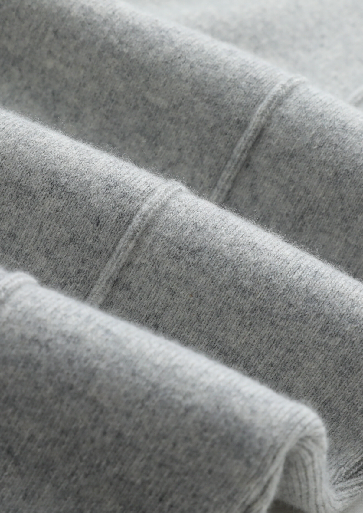 Pure Extra-Fine Merino Wool Light Gray Luzzo Set | Solmar