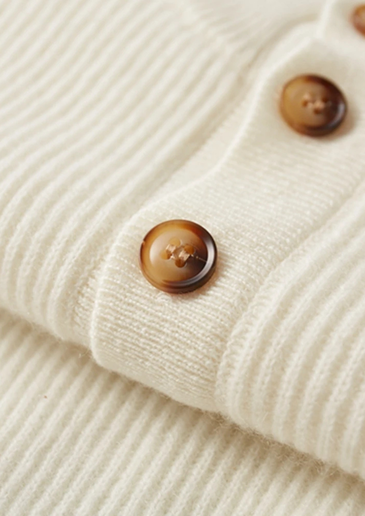 Premium Cashmere Classic Ribbed Henley Sweater | Solmar