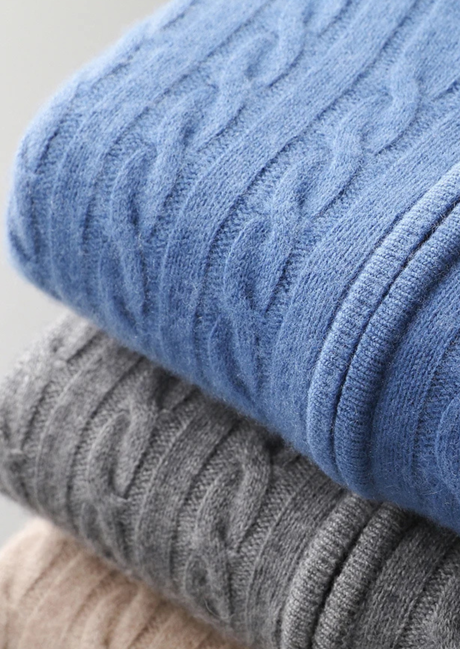 Premium Cashmere Cable Knit Zipper Hoodie | Solmar