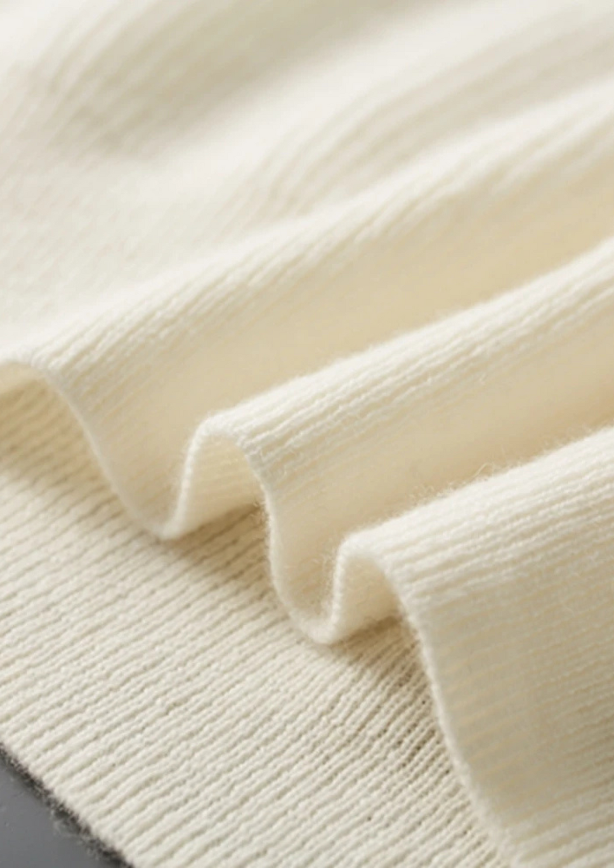 Premium Cashmere Classic Ribbed Henley Sweater | Solmar