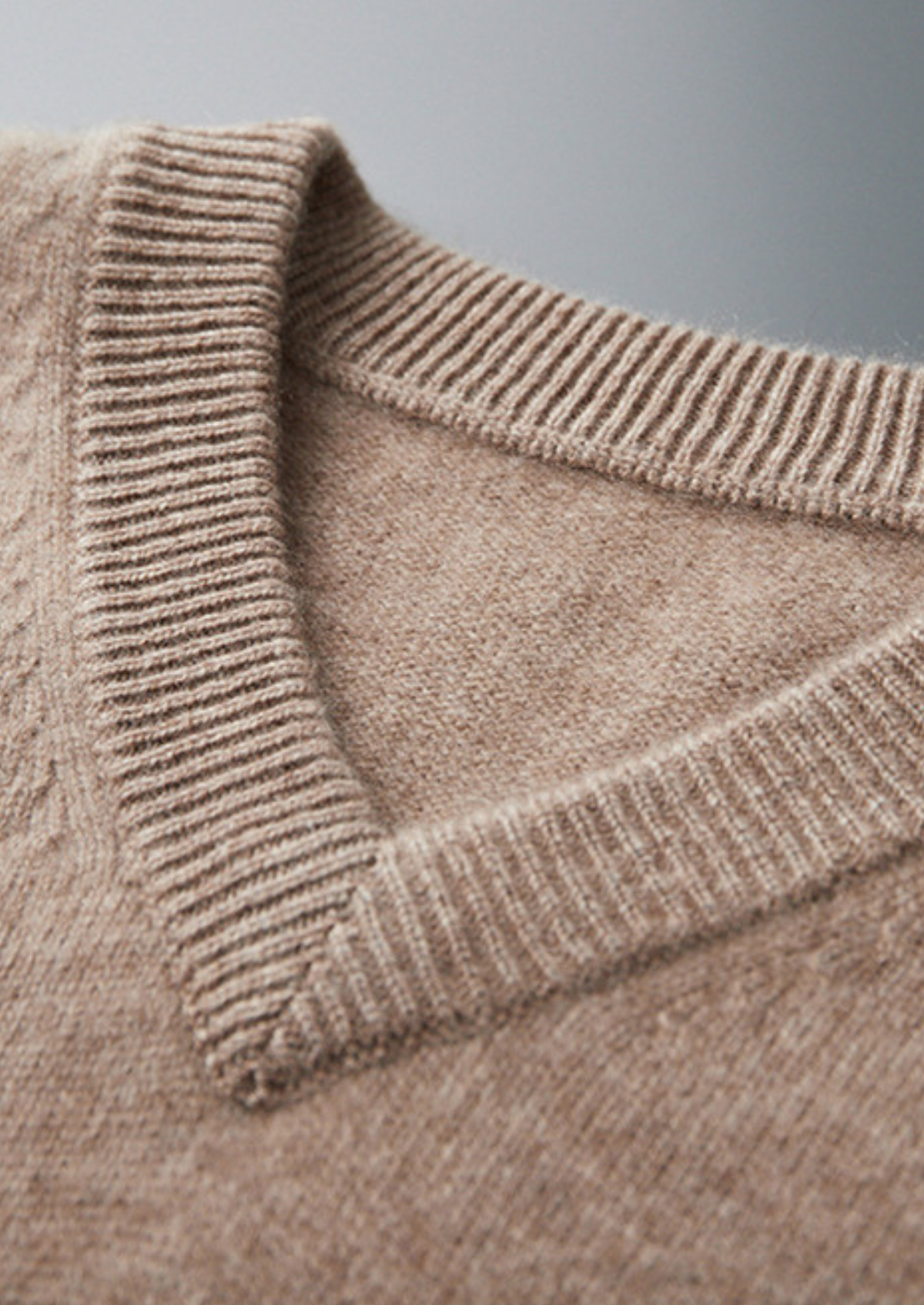 Pure Cashmere Essential V-Neck Sweater | Solmar