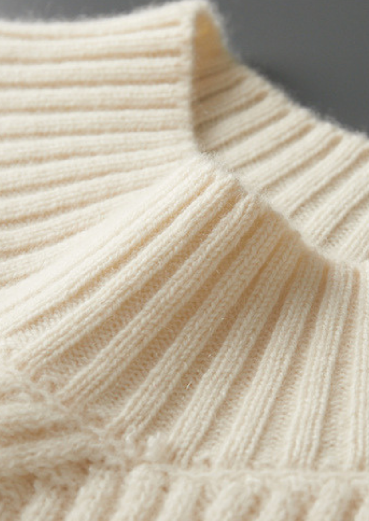 Pure Cashmere Ivory Patterned Mockneck | Solmar