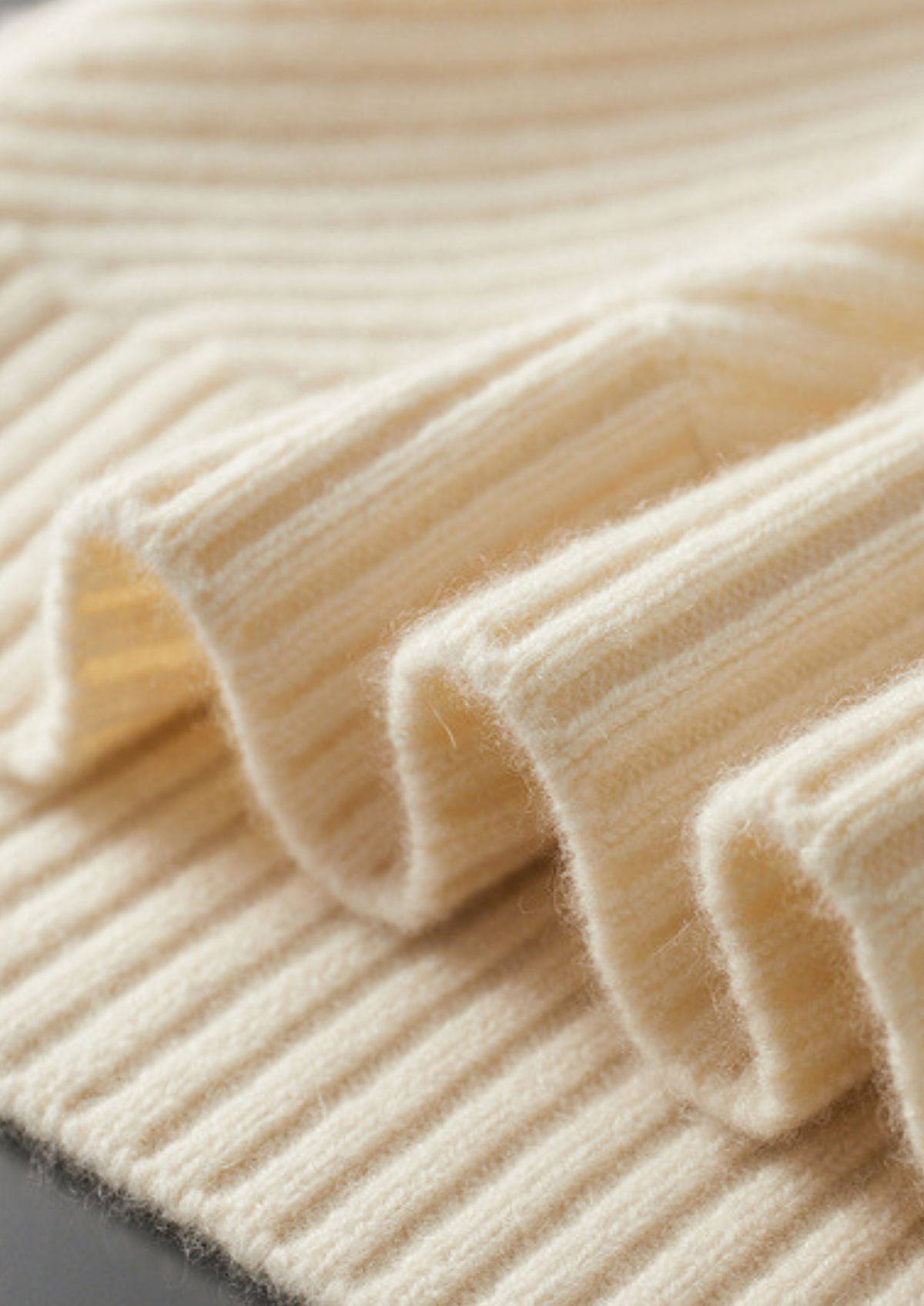 Pure Cashmere Ivory Patterned Mockneck | Solmar