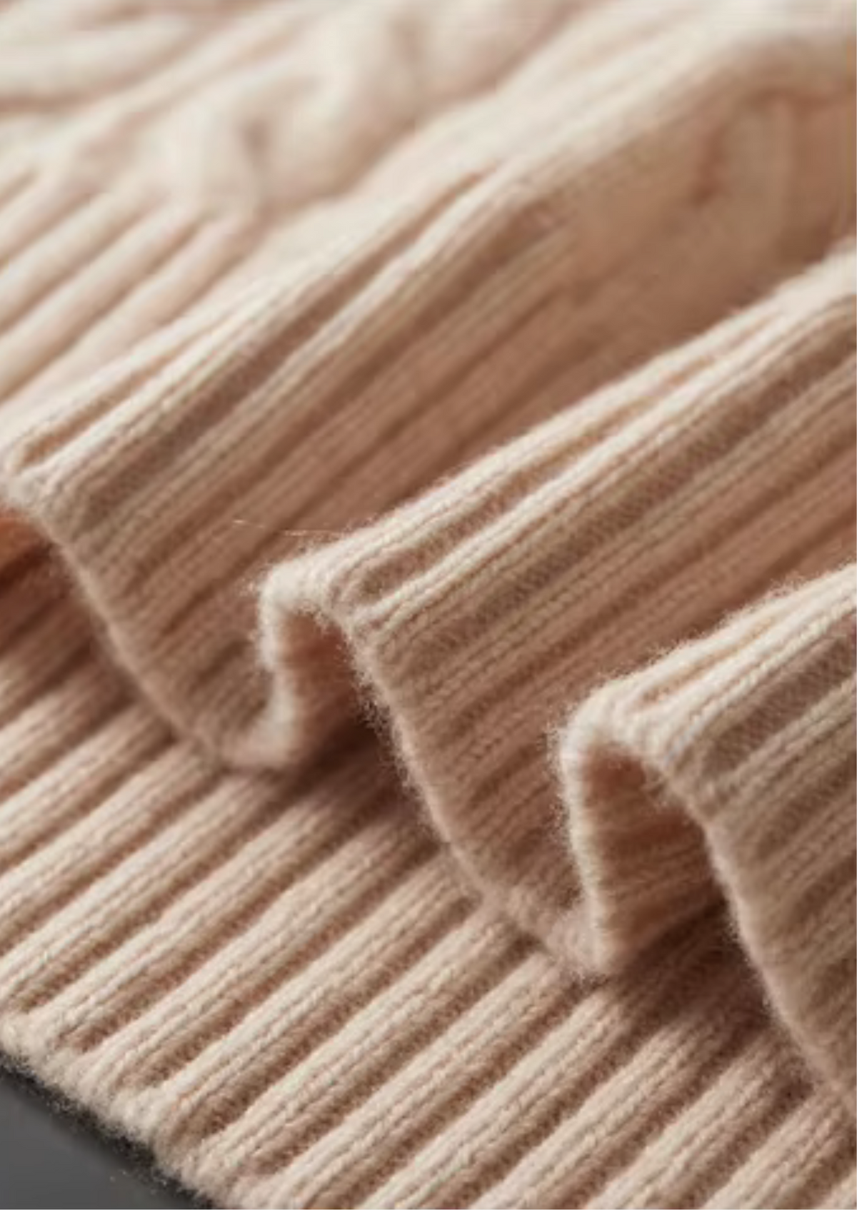 Pure Extra-Fine Merino Wool Cable Knit Crewneck | Solmar