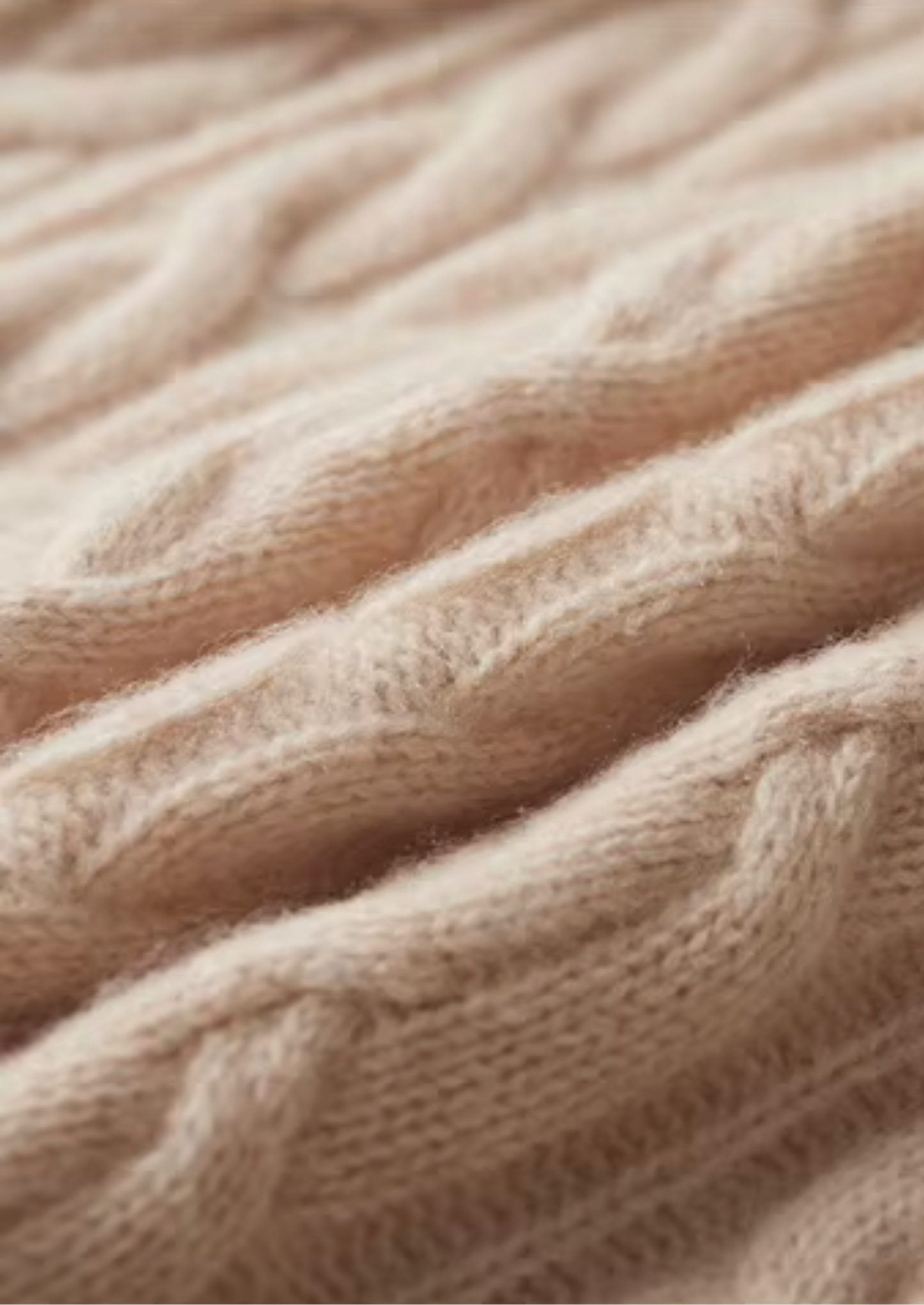 Pure Extra-Fine Merino Wool Cable Knit Crewneck | Solmar
