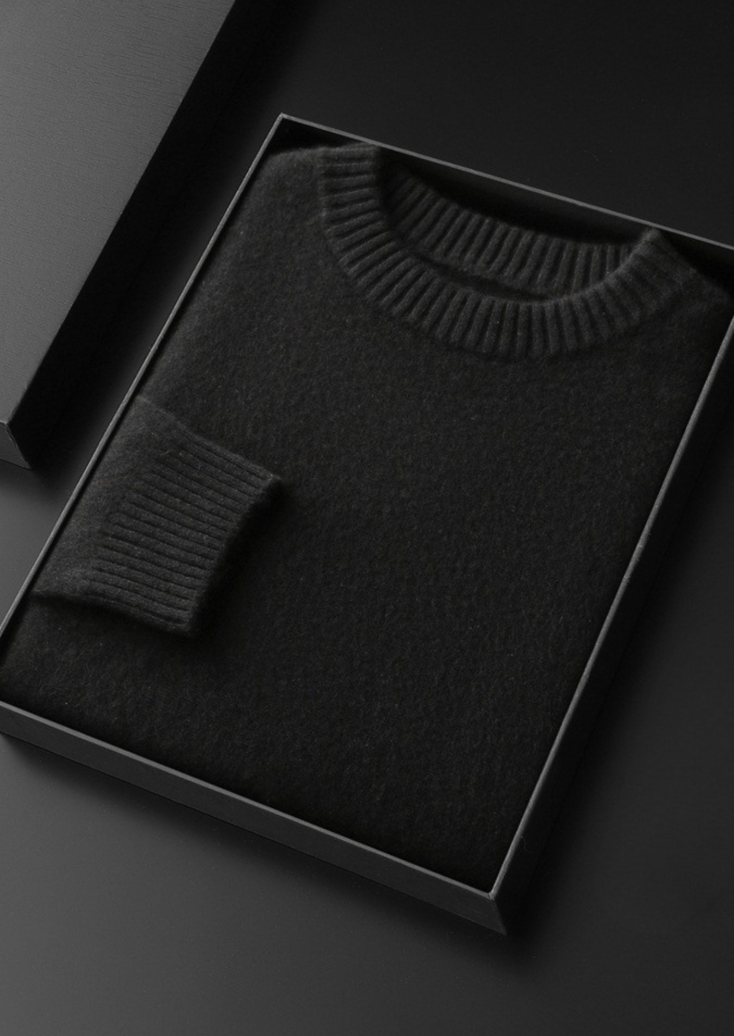 Pure Cashmere Black Essential Crewneck | Solmar