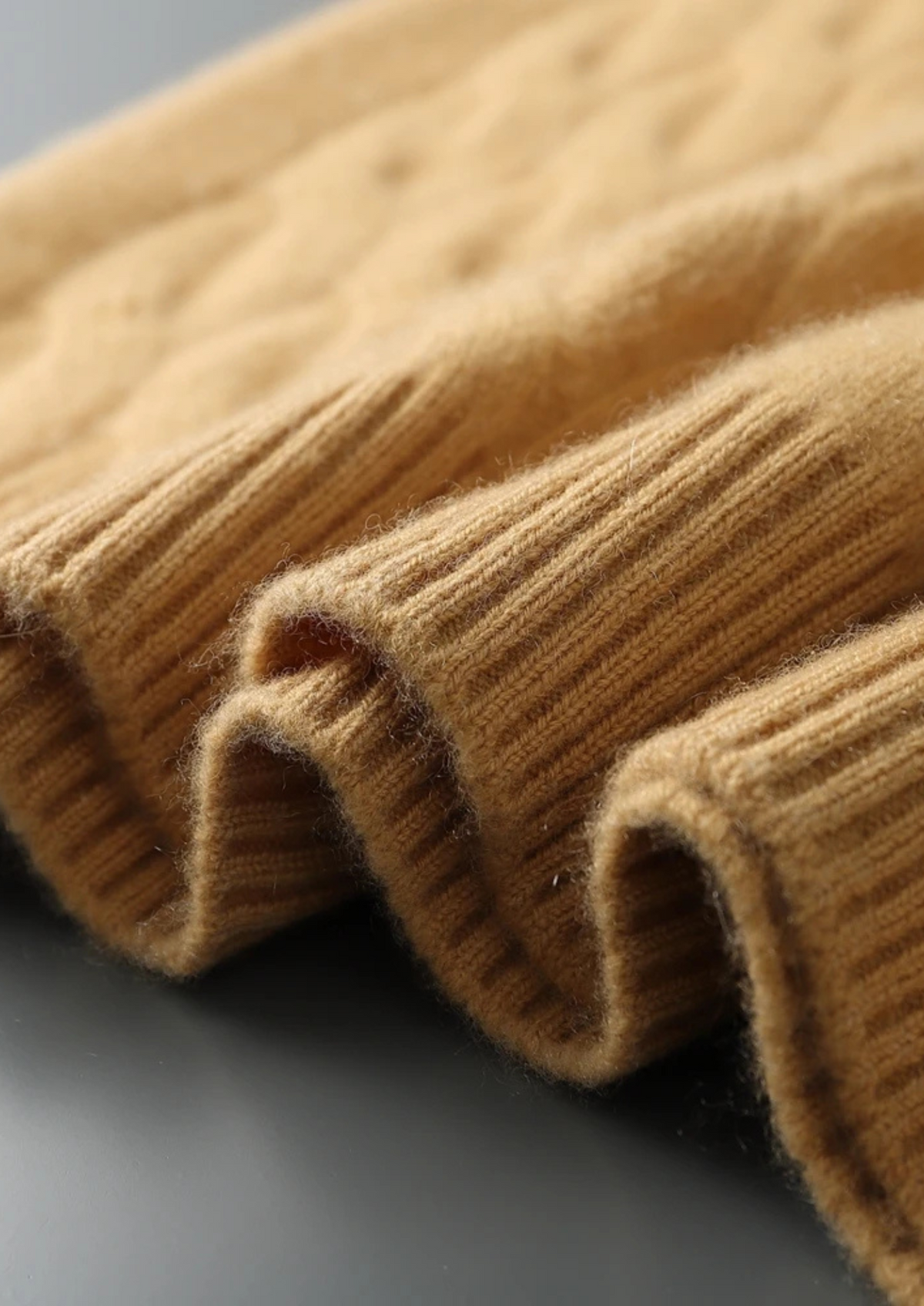 Premium Cashmere Cable Crewneck | Solmar