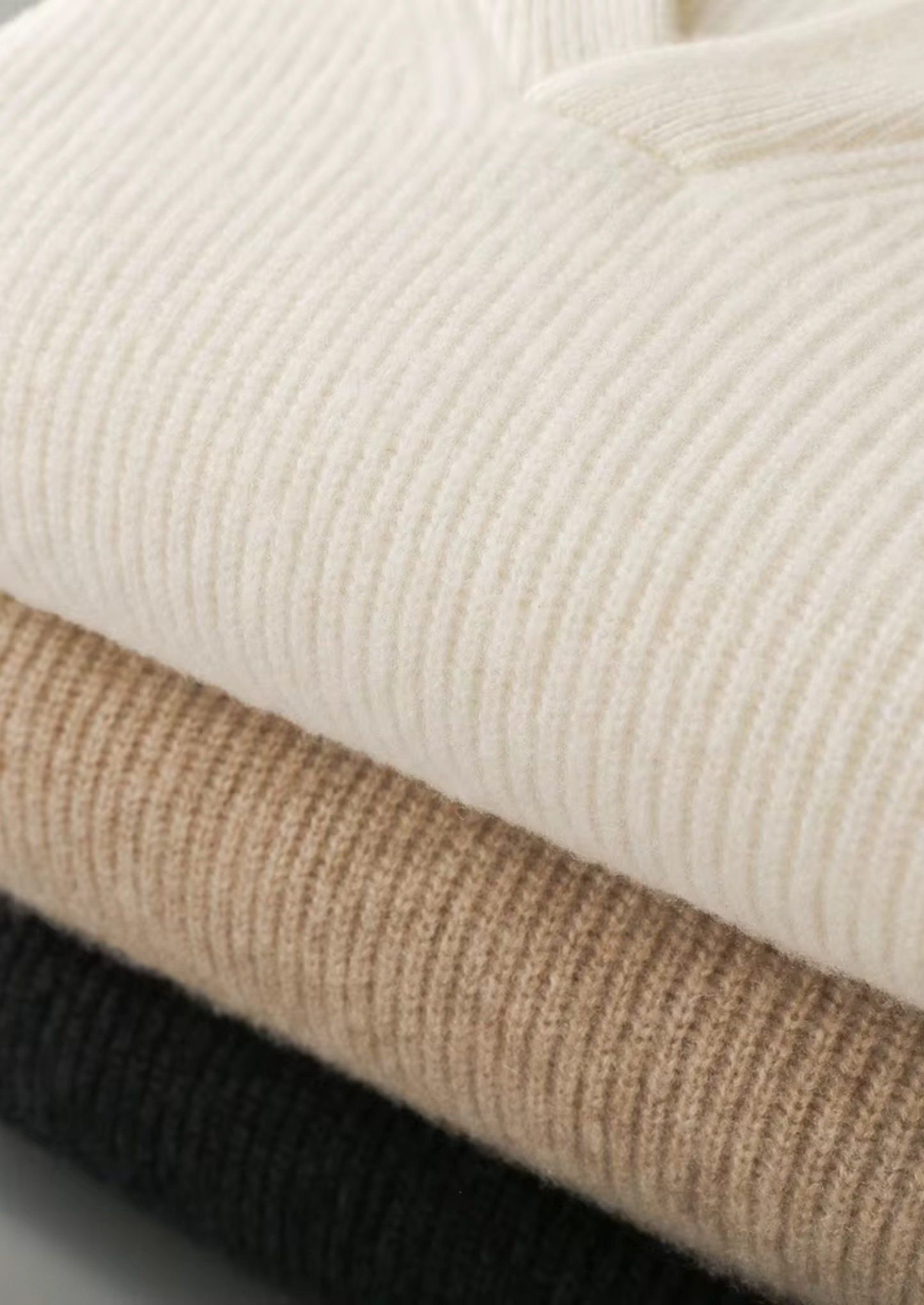 Jersey Acanalado de Cuello de Pico de Cachemira Premium
