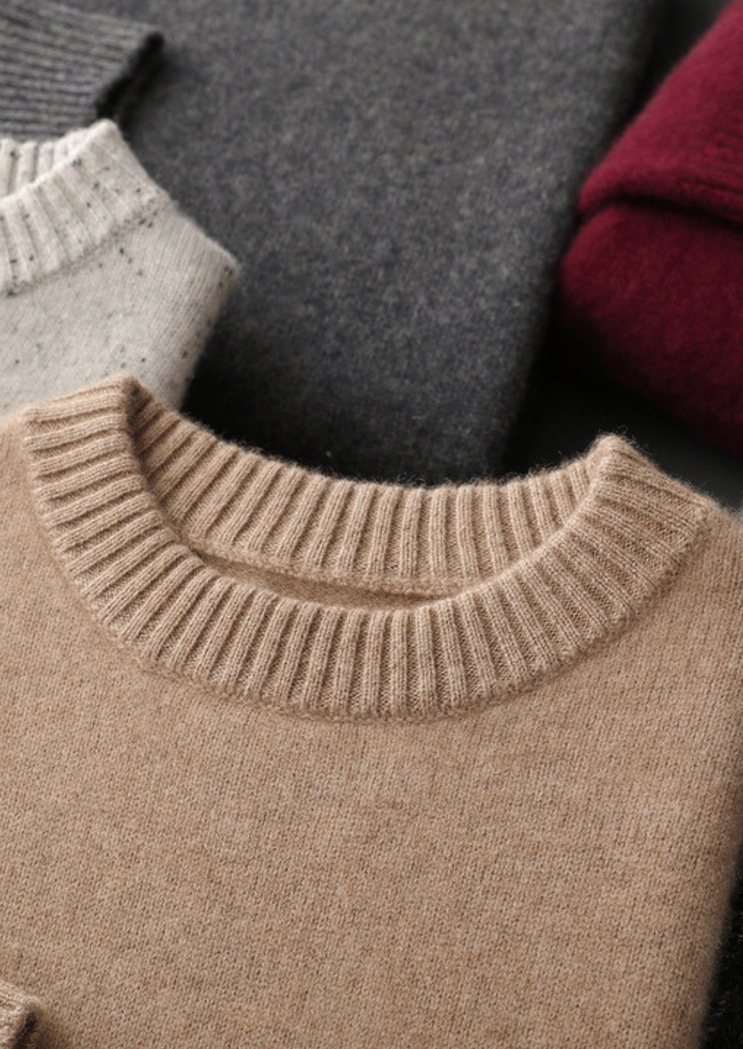 Pure Cashmere Black Essential Crewneck | Solmar