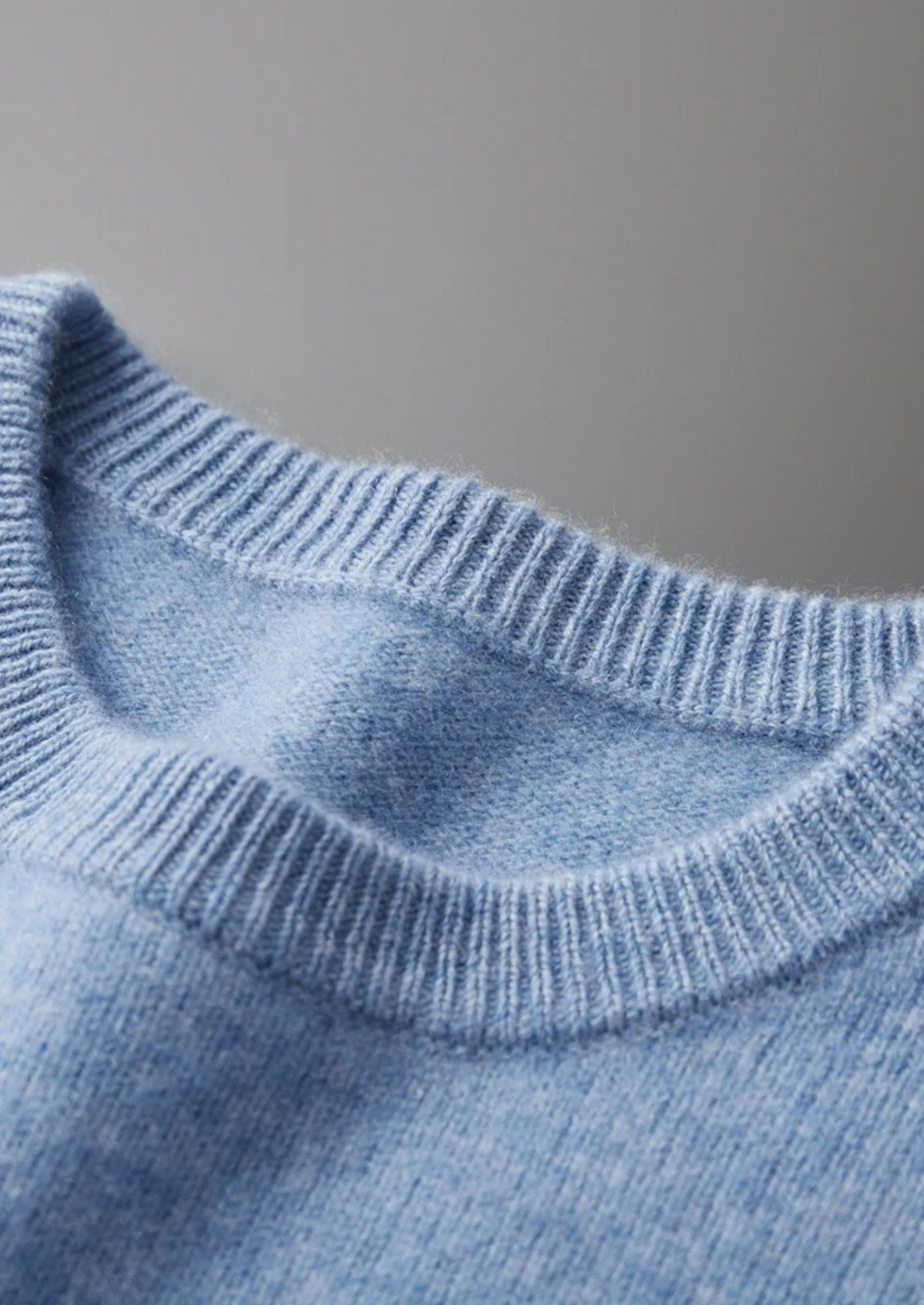 Jersey Clásico de Cuello Redondo de Lana Merino Extrafina Pura