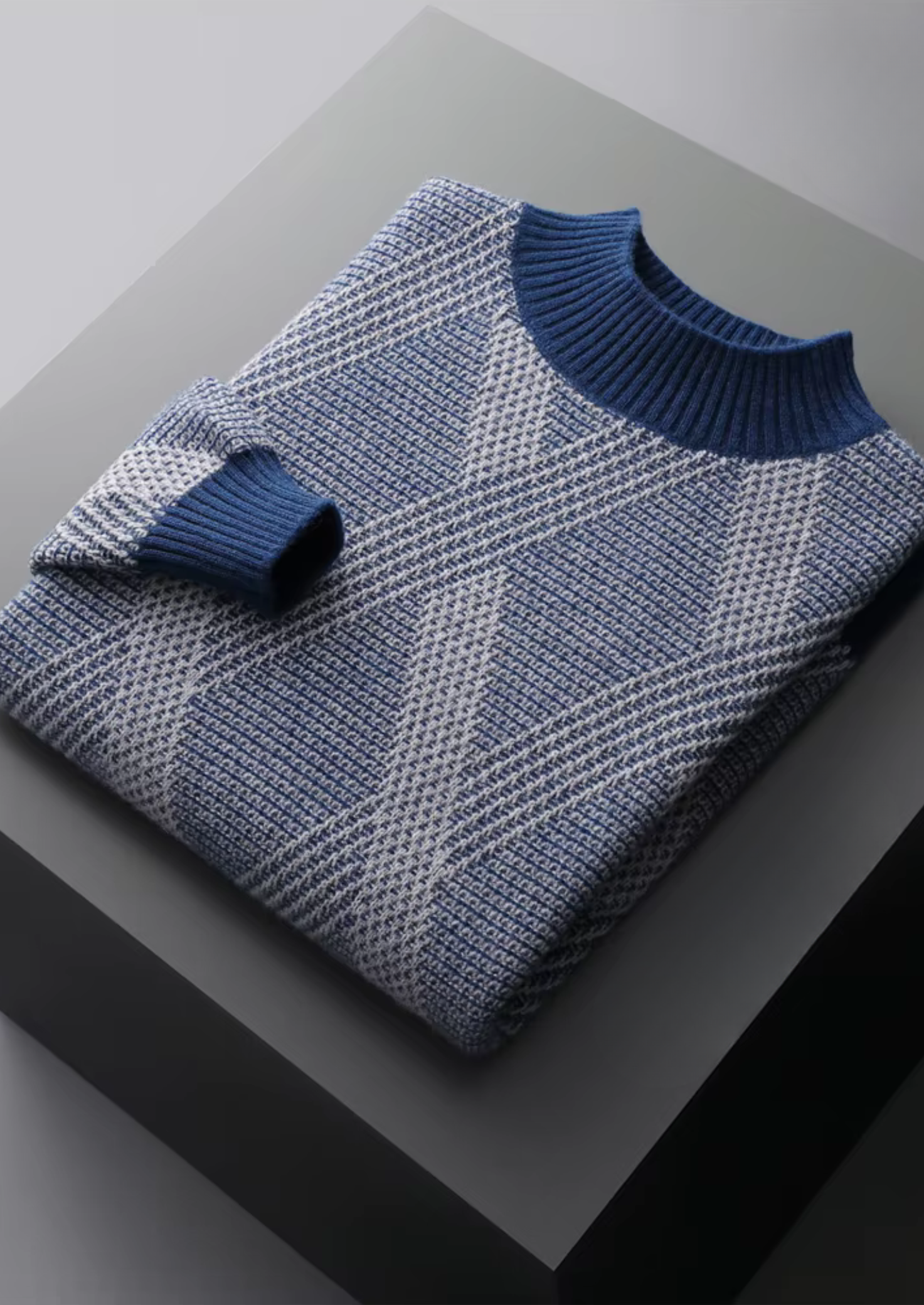 Pure Extra-Fine Merino Wool Two Tone Patterned Mockneck | Solmar