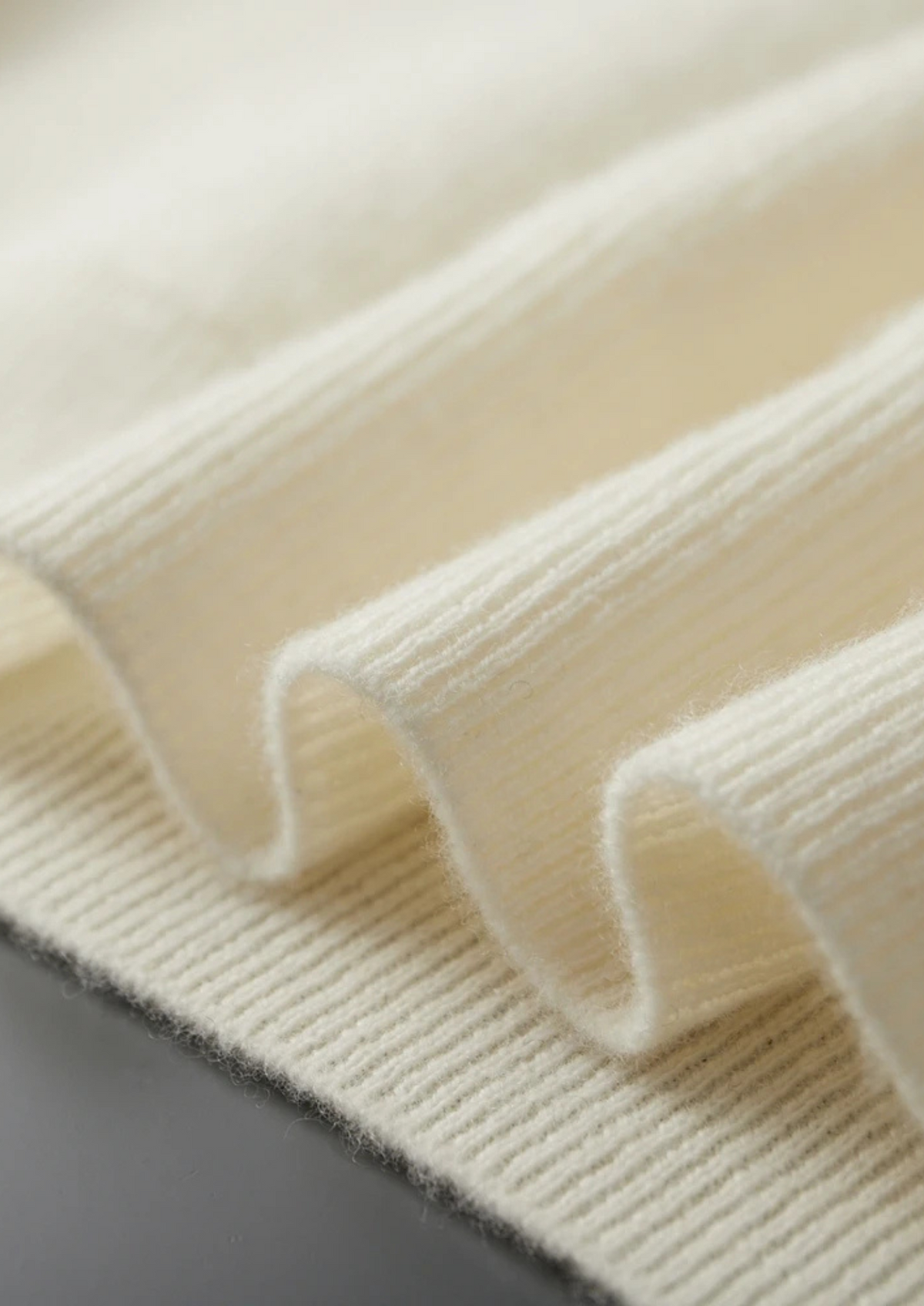 Premium Cashmere Ribbed Half-Zip Sweater | Solmar