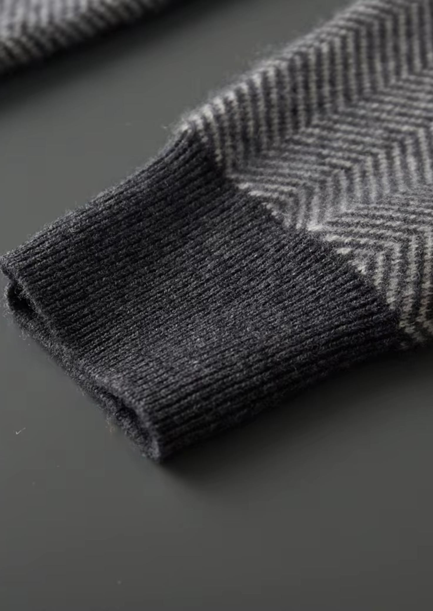 Pure Extra-Fine Merino Wool Gray Herringbone Set | Solmar