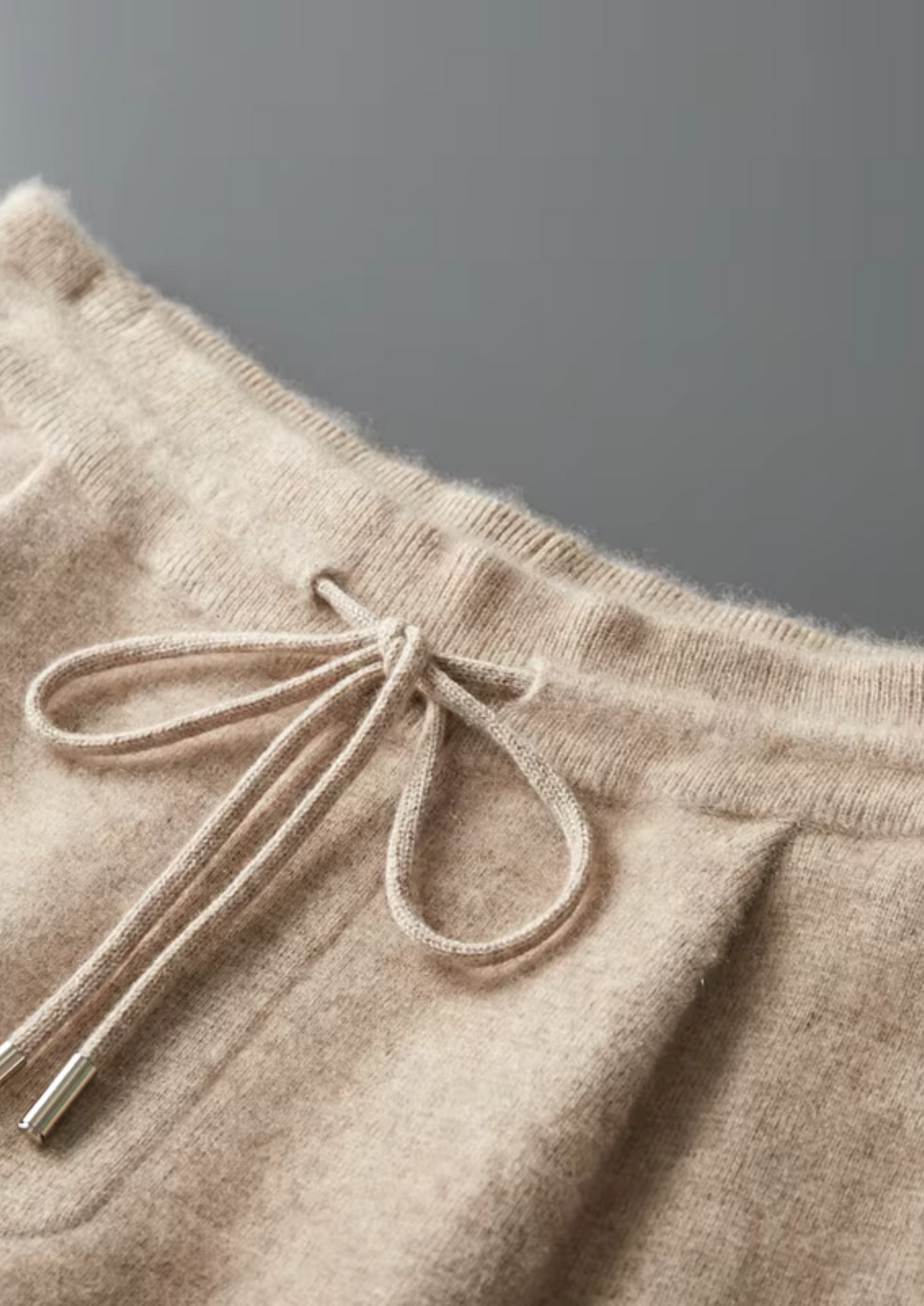 Premium Cashmere Pleated Trousers | Solmar