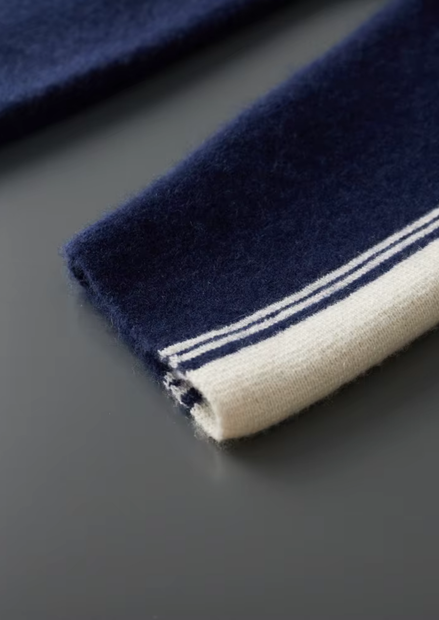 Pure Extra-Fine Merino Wool Navy Blue Damien Set | Solmar