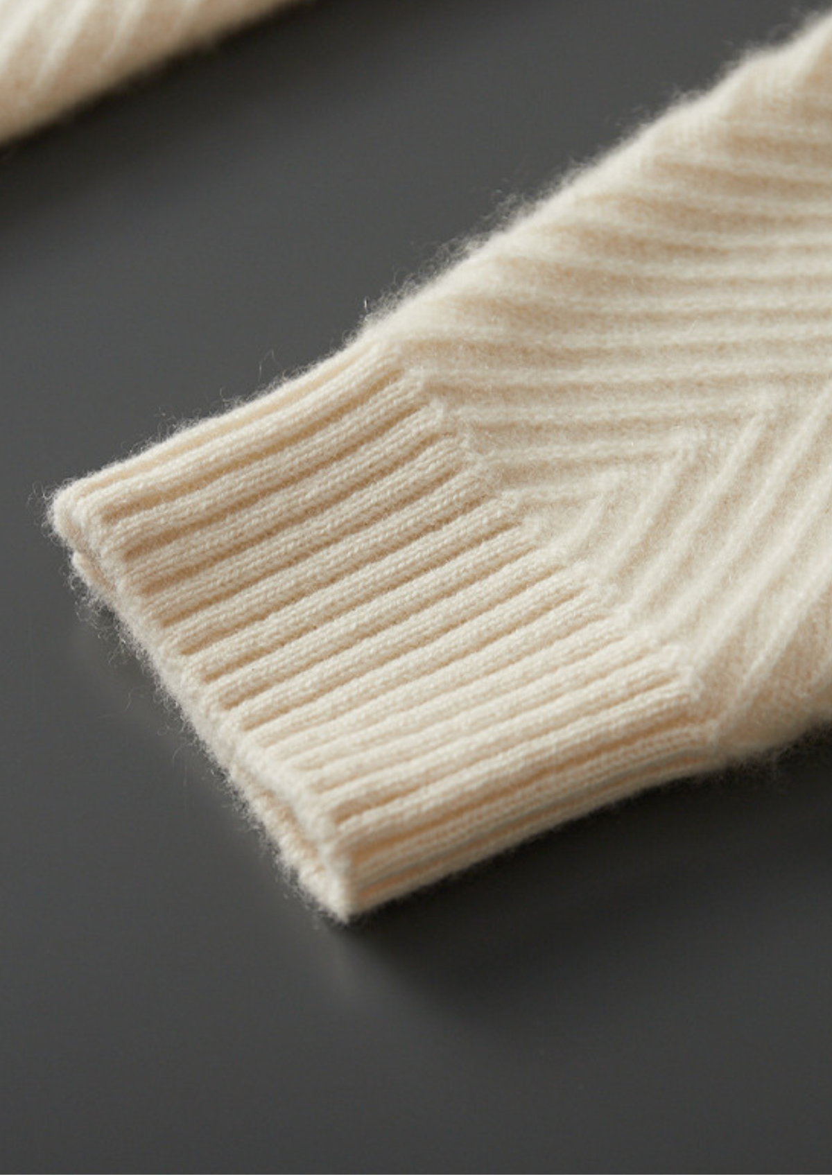 Pure Cashmere Ivory Herringbone Crewneck | Solmar