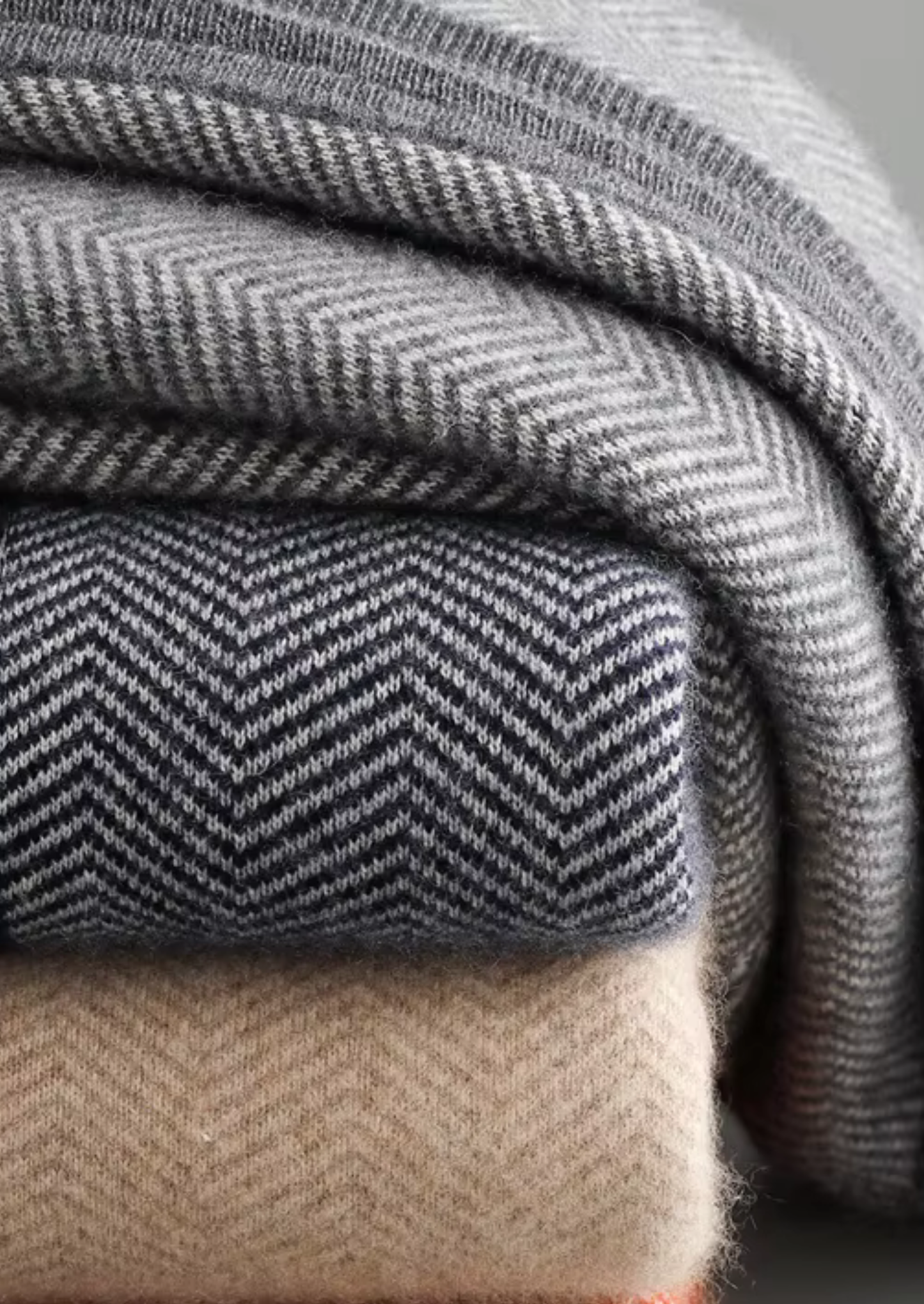Pure Extra-Fine Merino Wool Sand Herringbone Set | Solmar