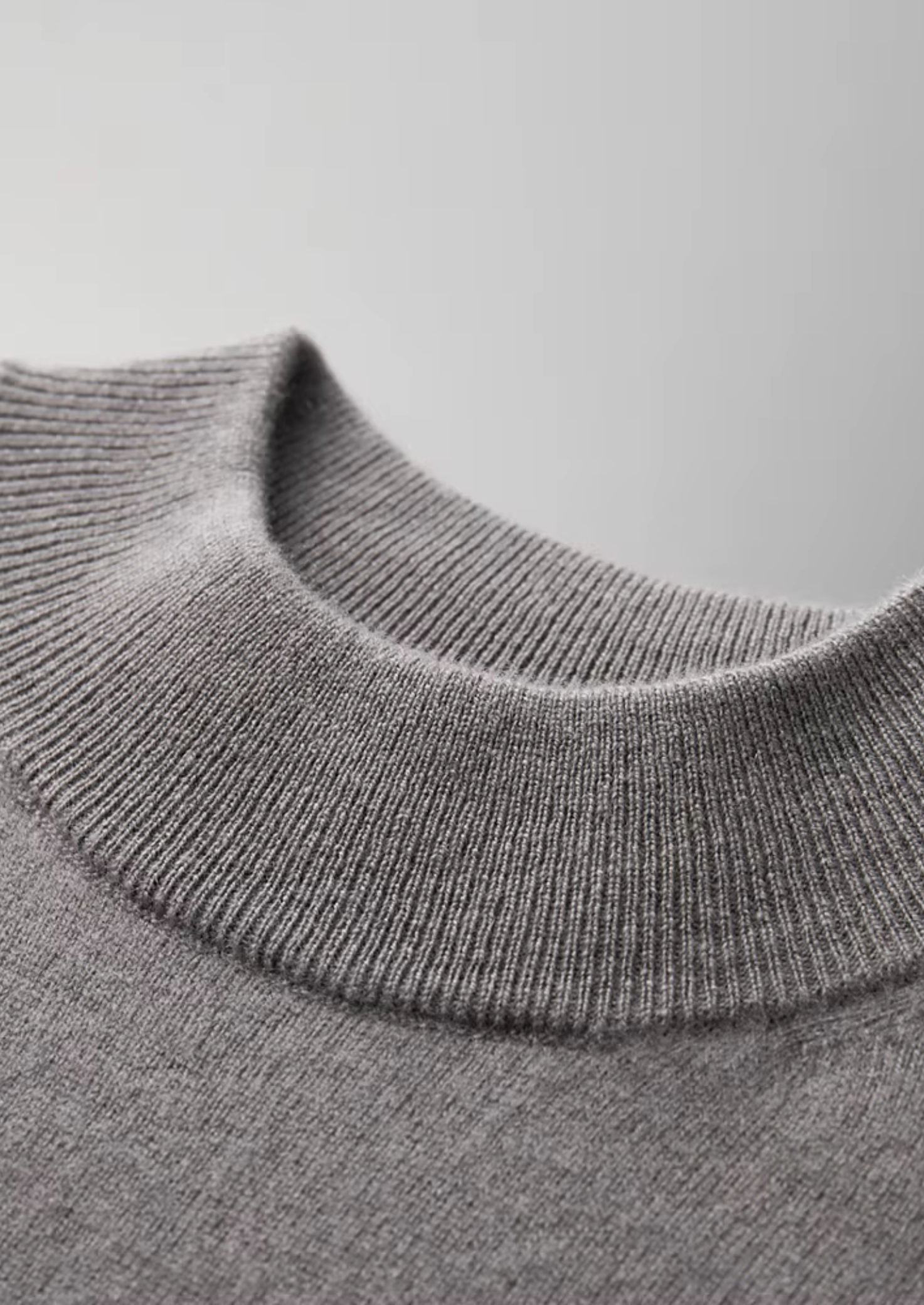 Premium Cashmere Mock Neck T-Shirt | Solmar