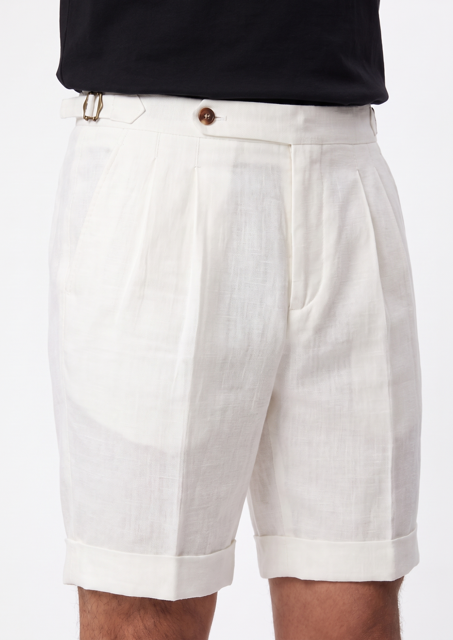 White Pleated Linen Seaside Shorts | Solmar