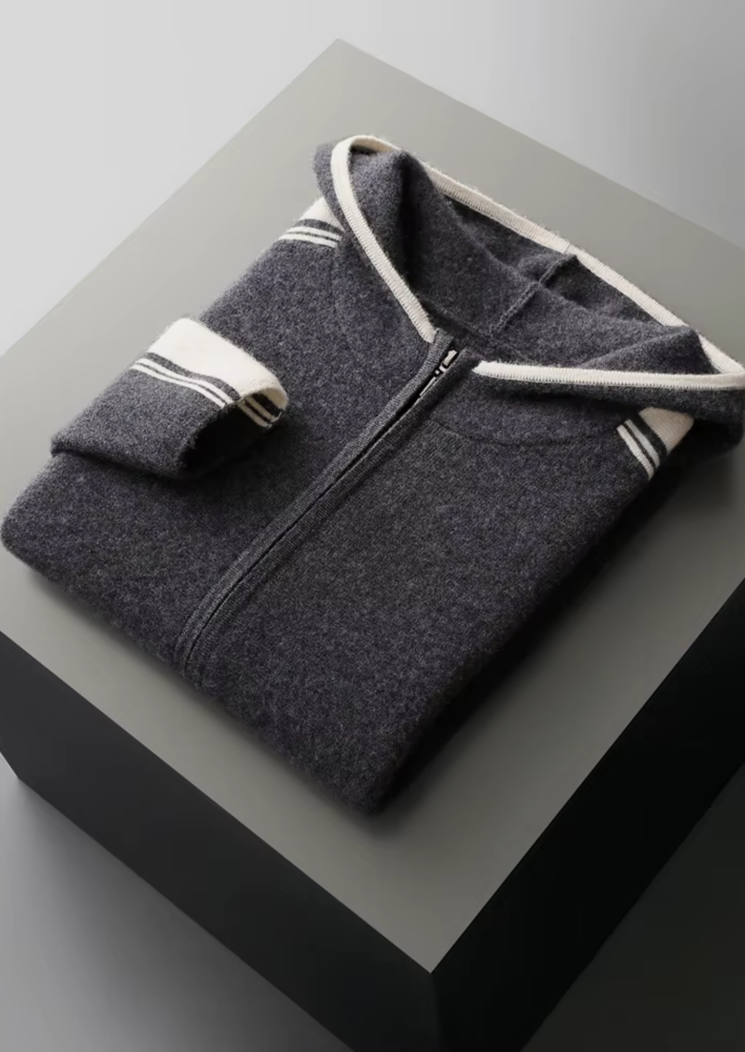 Pure Extra-Fine Merino Wool Dark Gray Damien Set | Solmar