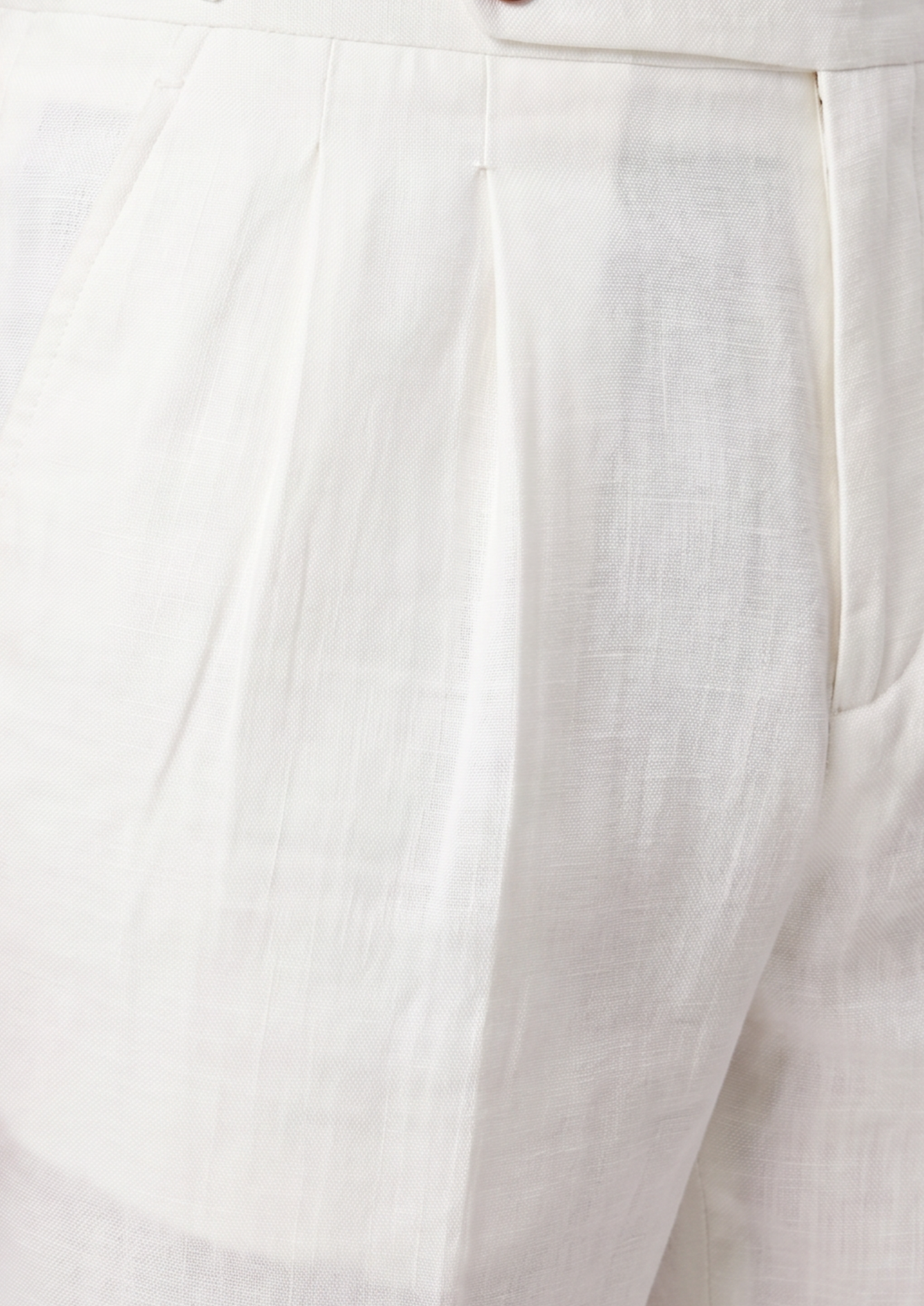 White Pleated Linen Seaside Shorts | Solmar