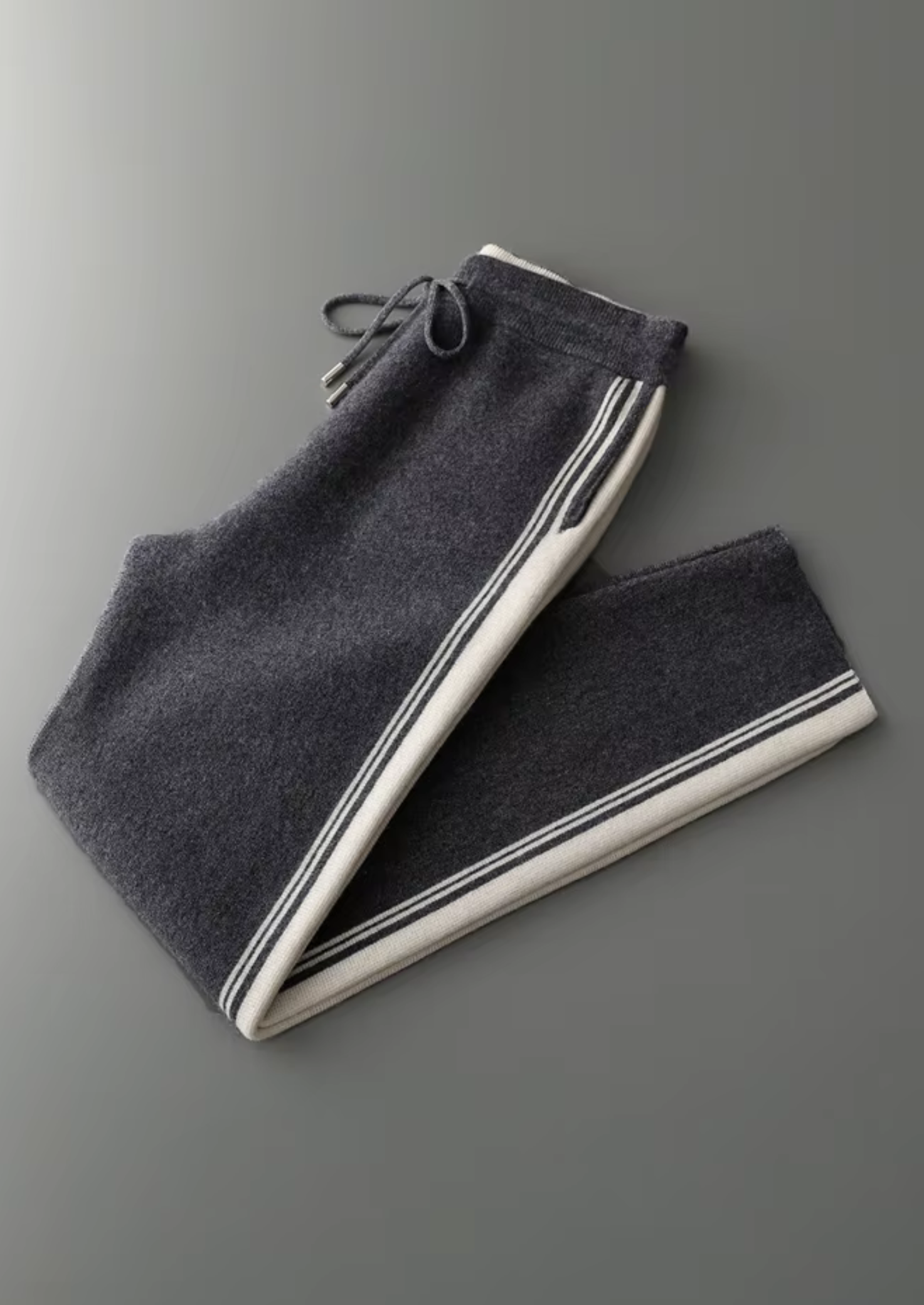 Pure Extra-Fine Merino Wool Dark Gray Damien Set | Solmar