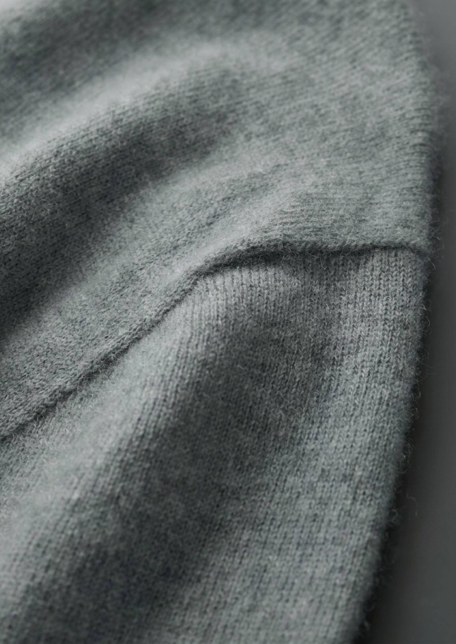 Premium Cashmere Classic Crewneck T-Shirt - Shadow Flint | Solmar