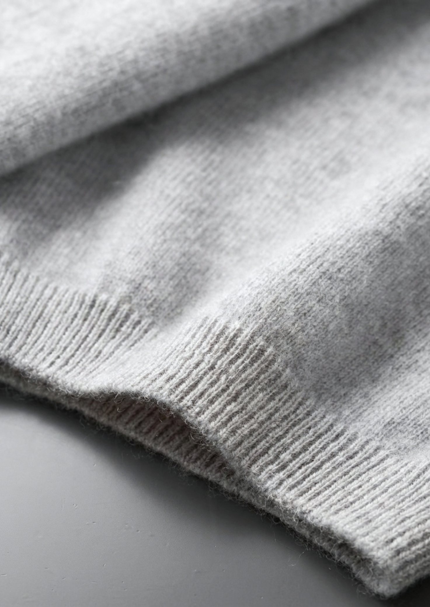 Premium Cashmere Classic Crewneck T-Shirt - Light Gray | Solmar