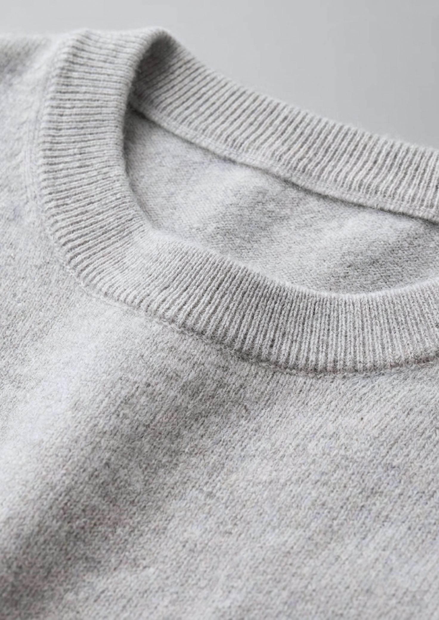 Premium Cashmere Classic Crewneck T-Shirt - Light Gray | Solmar