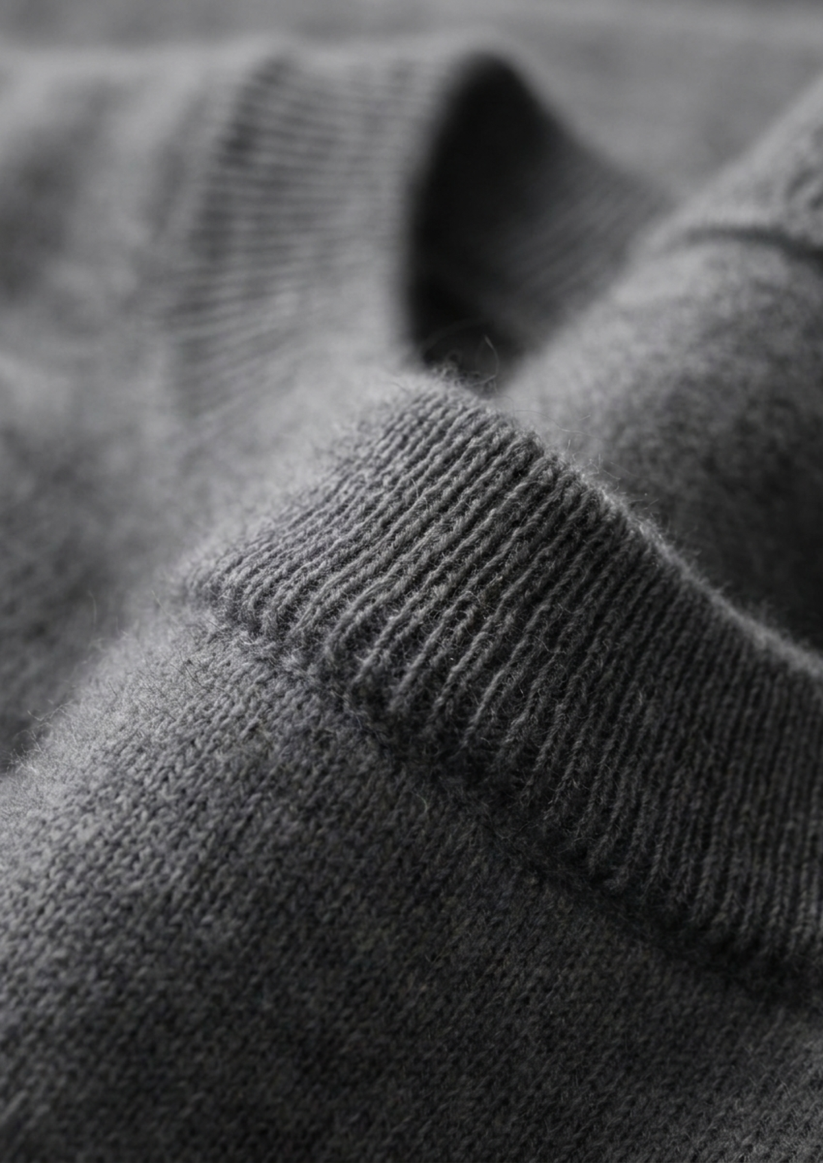 Premium Cashmere Classic Crewneck T-Shirt - Dark Gray | Solmar