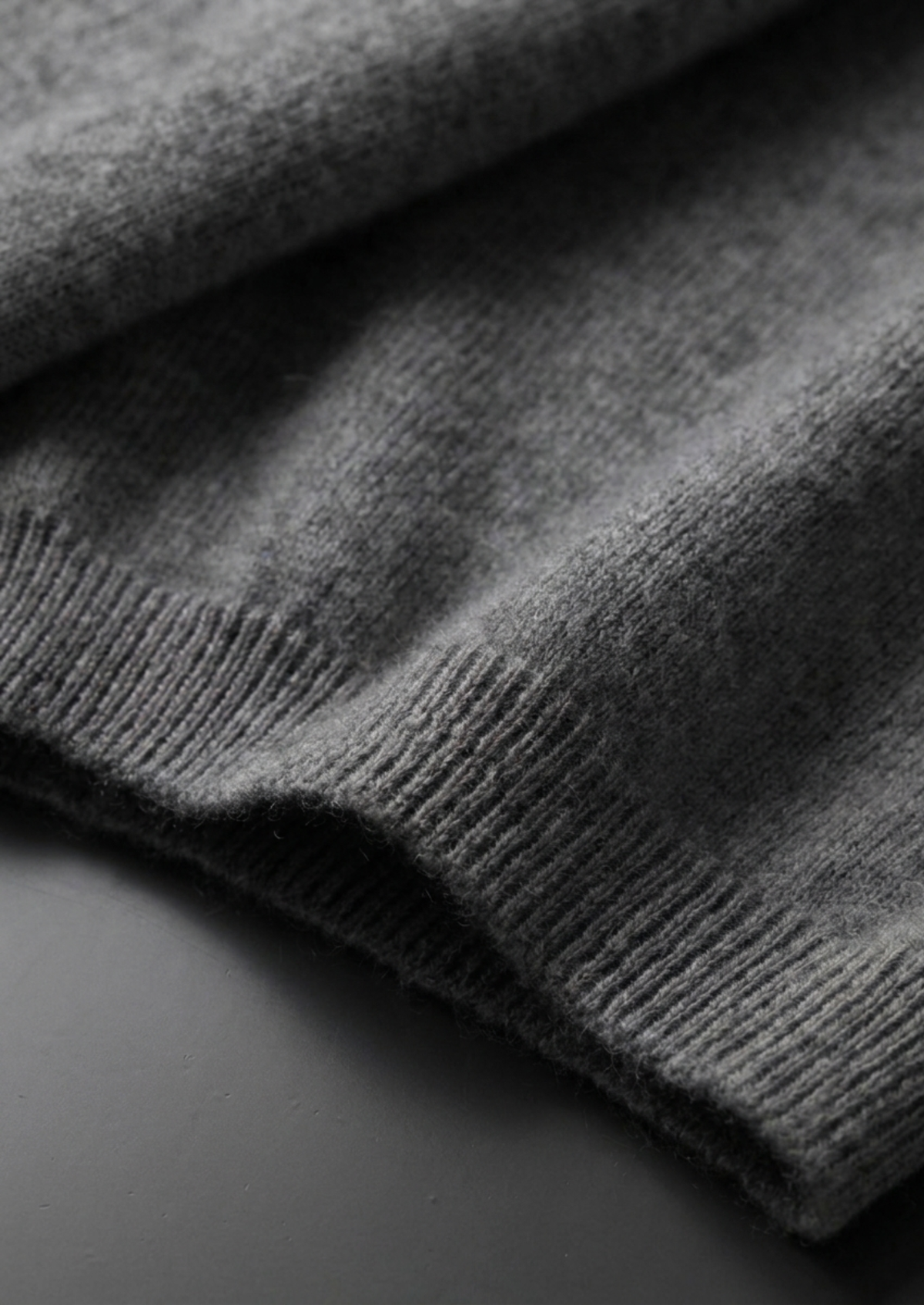 Premium Cashmere Classic Crewneck T-Shirt - Dark Gray | Solmar