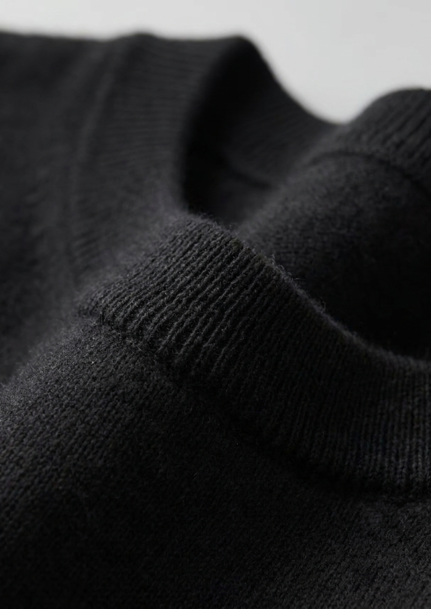Premium Cashmere Classic Crewneck T-Shirt - Black | Solmar