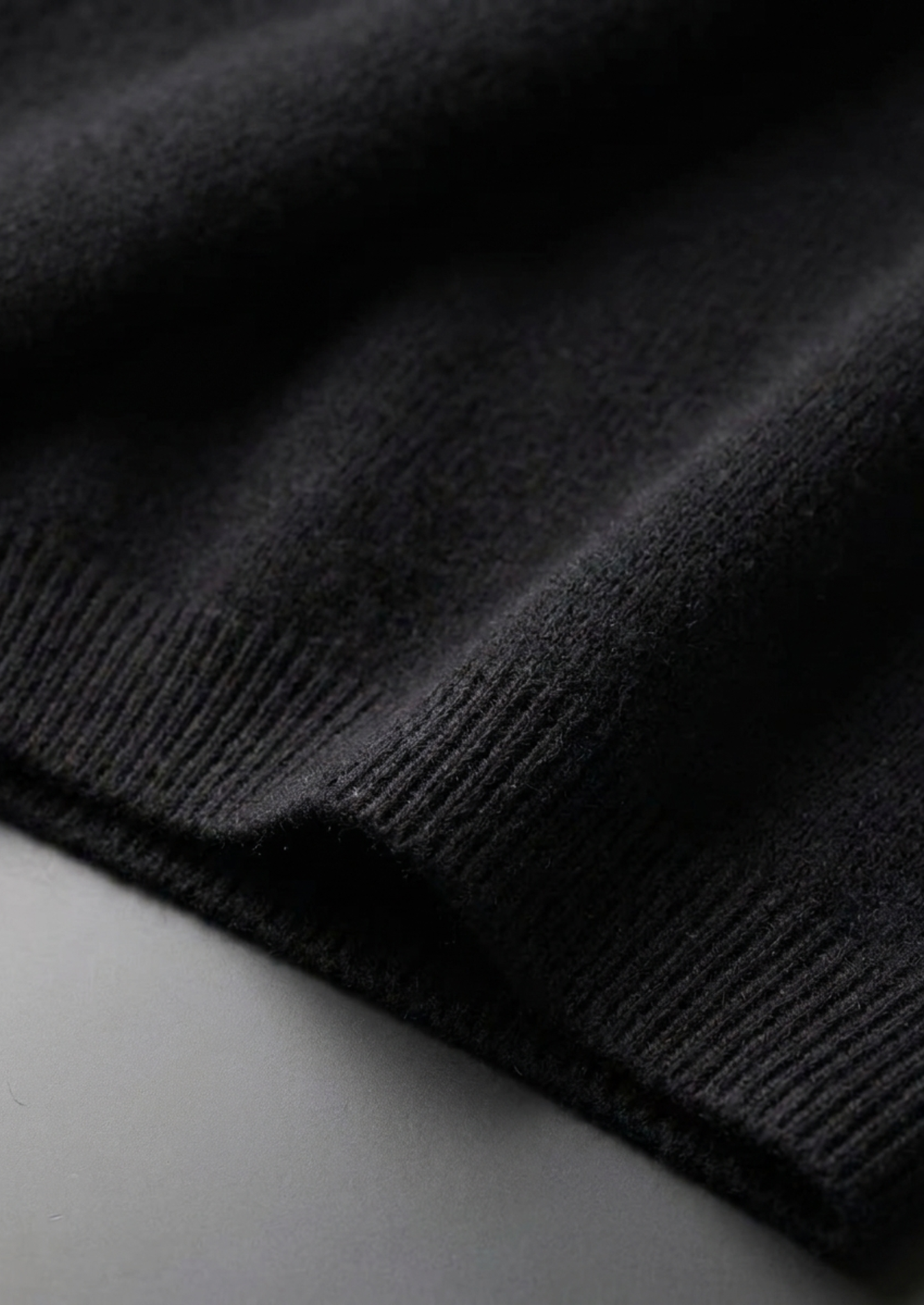 Premium Cashmere Classic Crewneck T-Shirt - Black | Solmar