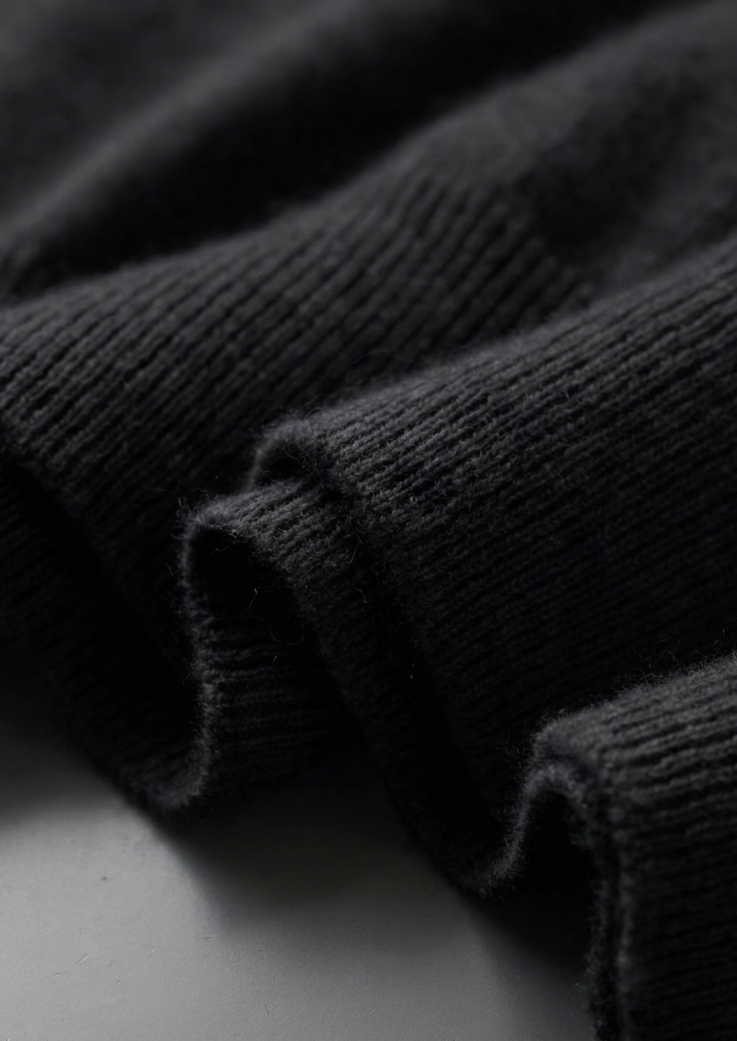 Premium Cashmere Classic Crewneck T-Shirt - Black | Solmar