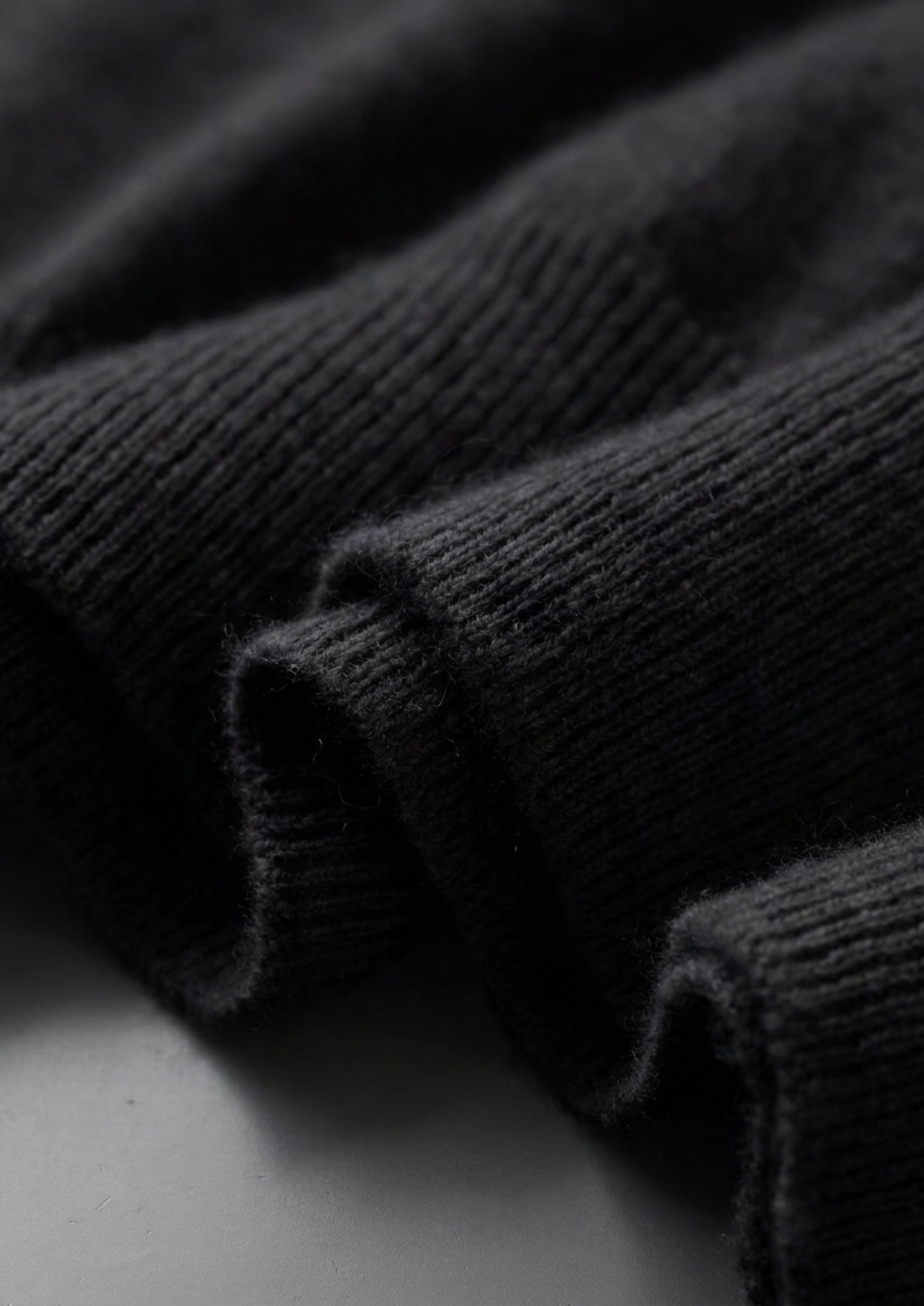 Premium Cashmere Classic Crewneck T-Shirt - Black | Solmar