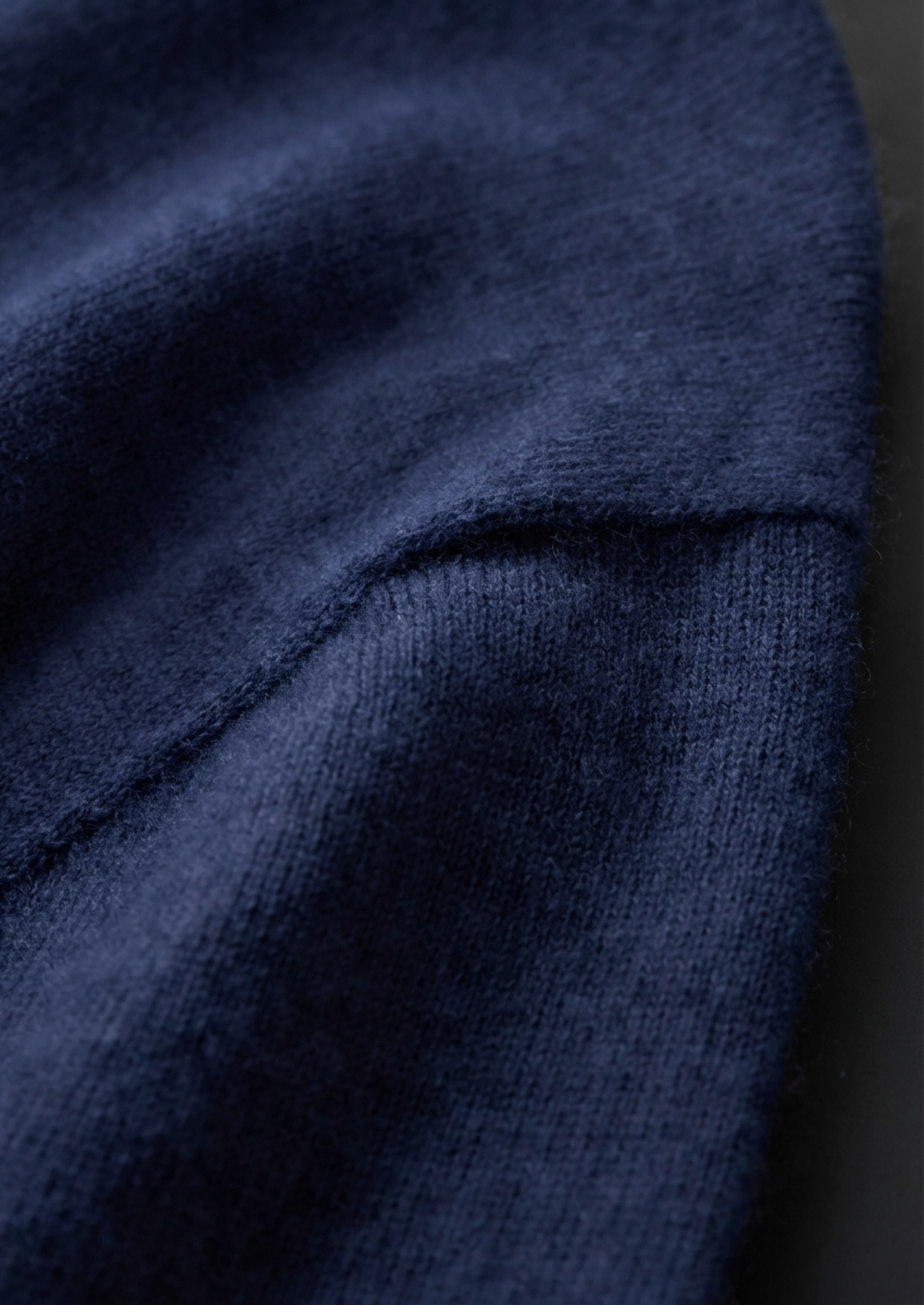 Premium Cashmere Classic Crewneck T-Shirt - Navy Blue | Solmar