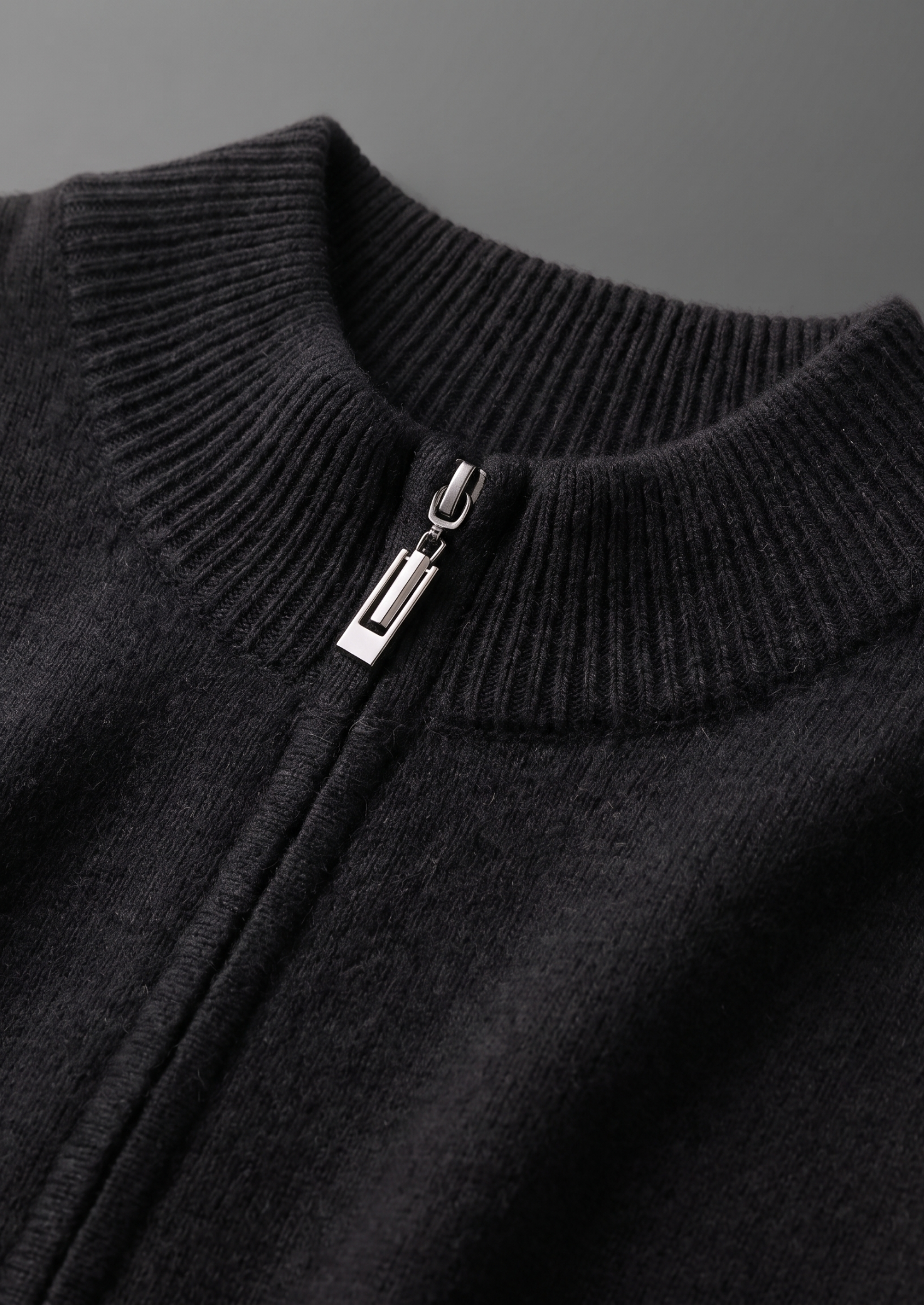 Pure Extra-Fine Merino Wool Black Luzzo Set | Solmar