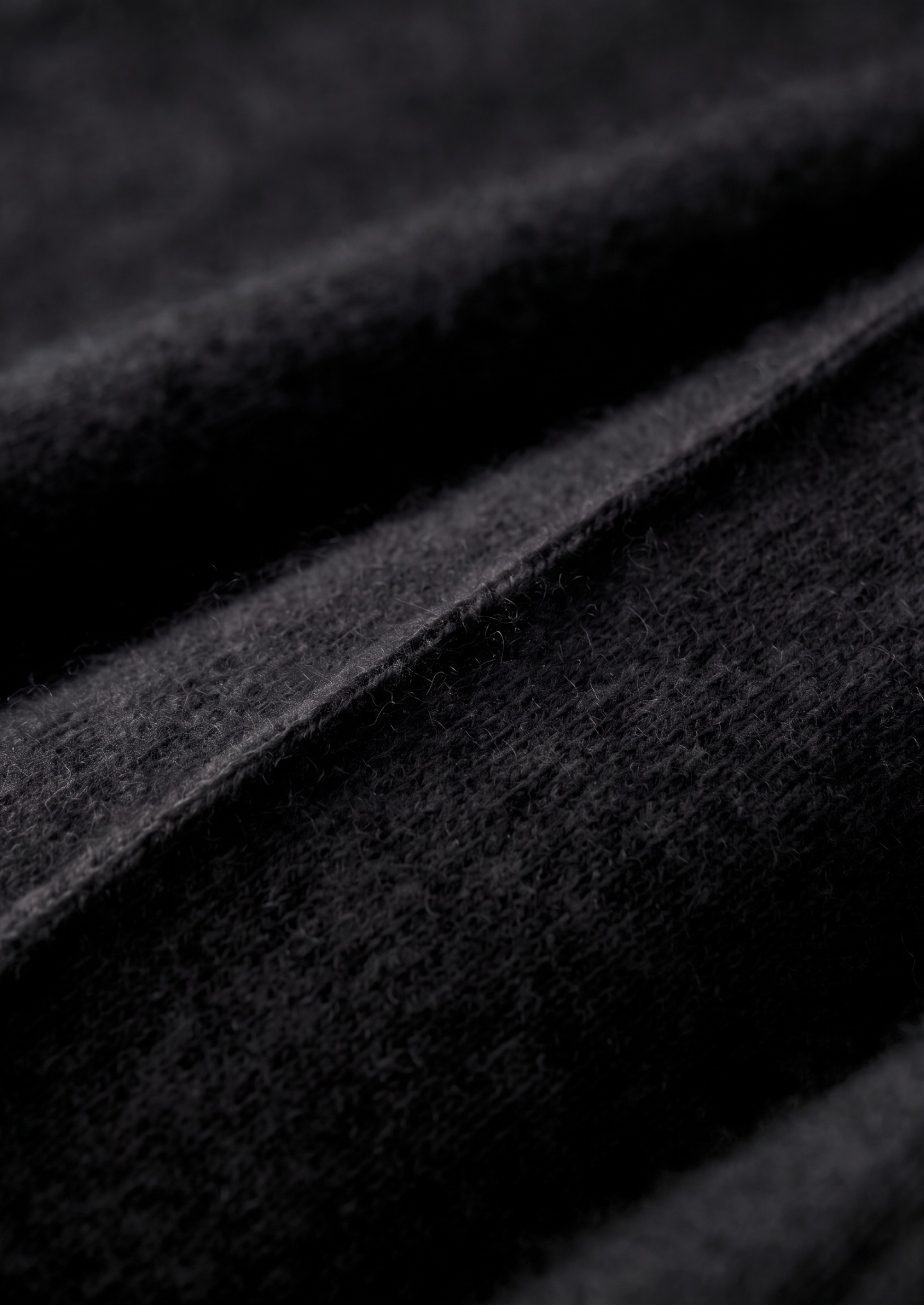 Pure Extra-Fine Merino Wool Black Luzzo Set | Solmar