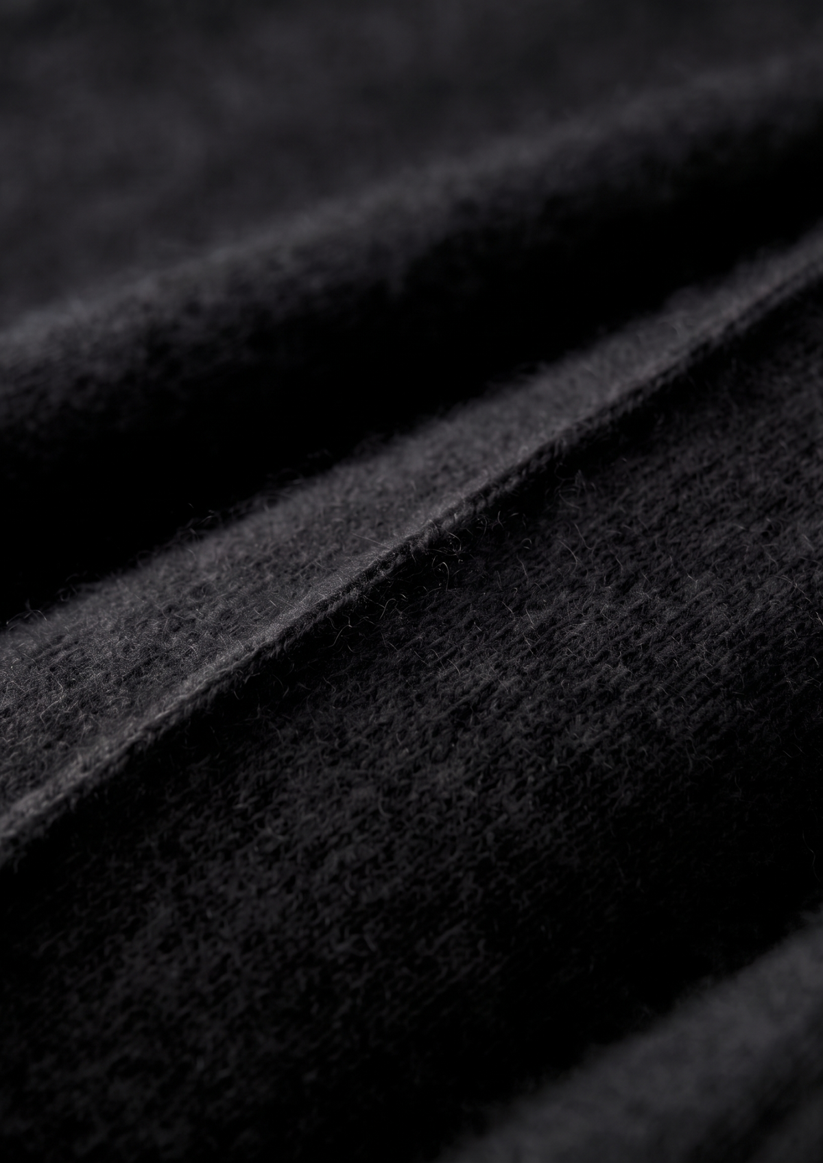 Pure Extra-Fine Merino Wool Black Luzzo Set | Solmar
