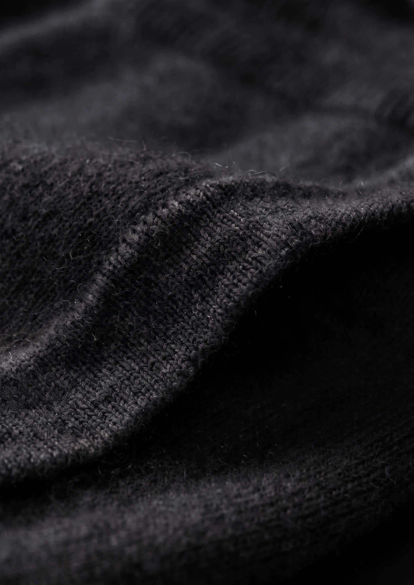 Pure Extra-Fine Merino Wool Black Luzzo Set | Solmar