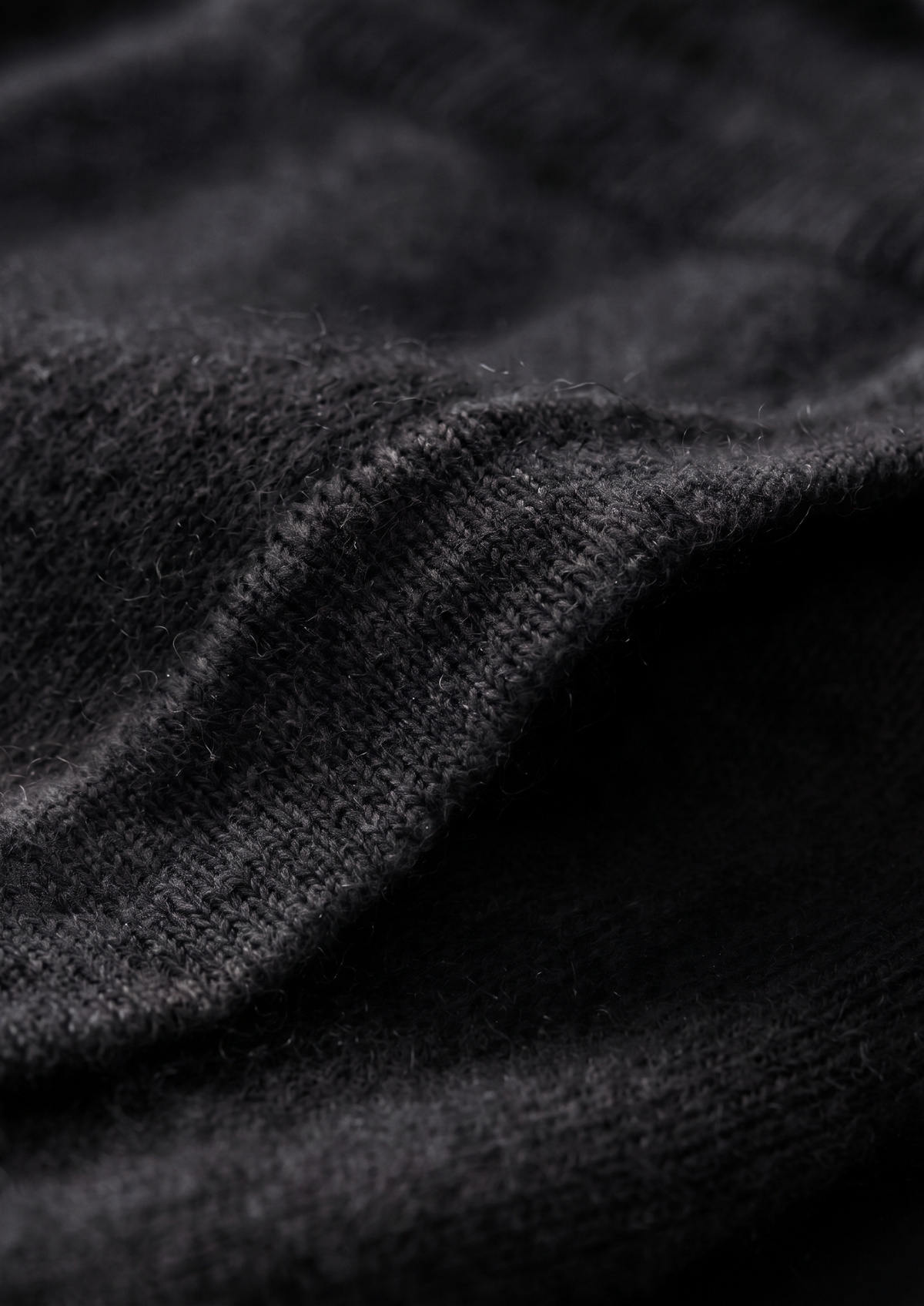 Pure Extra-Fine Merino Wool Black Luzzo Set | Solmar