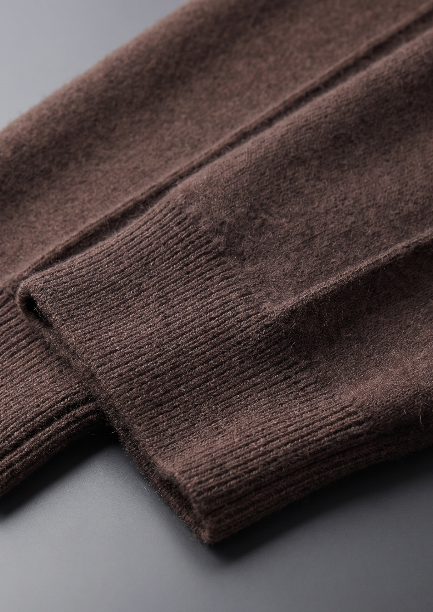 Pure Extra-Fine Merino Wool Dark Brown Luzzo Set | Solmar